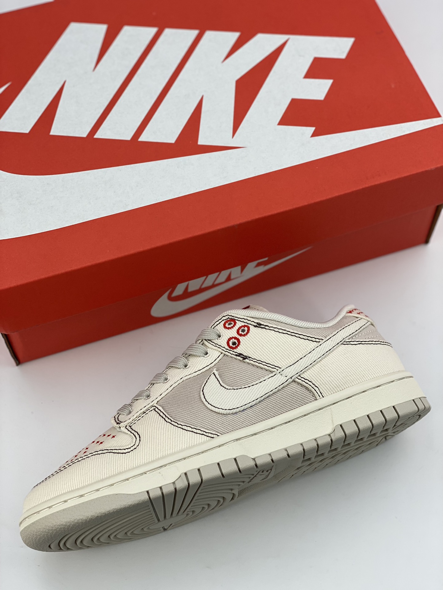 220 NIKE SB Dunk Low 丹宁白红满天星 DV0834-100
