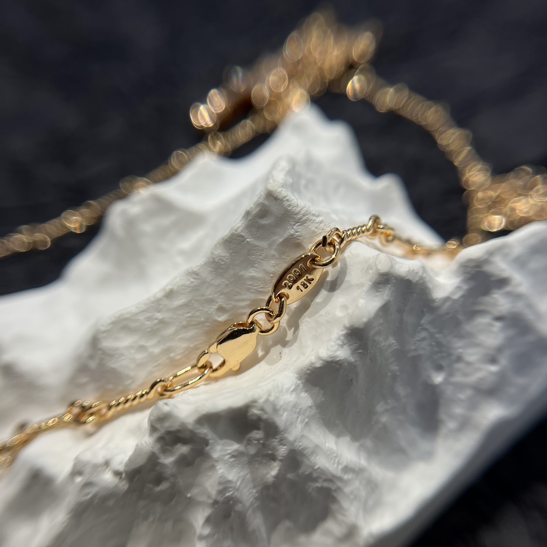 Chrome Hearts 𝐂𝐡𝐫𝐨𝐦𝐞 𝐡𝐞𝐚𝐫𝐭𝐬克罗心