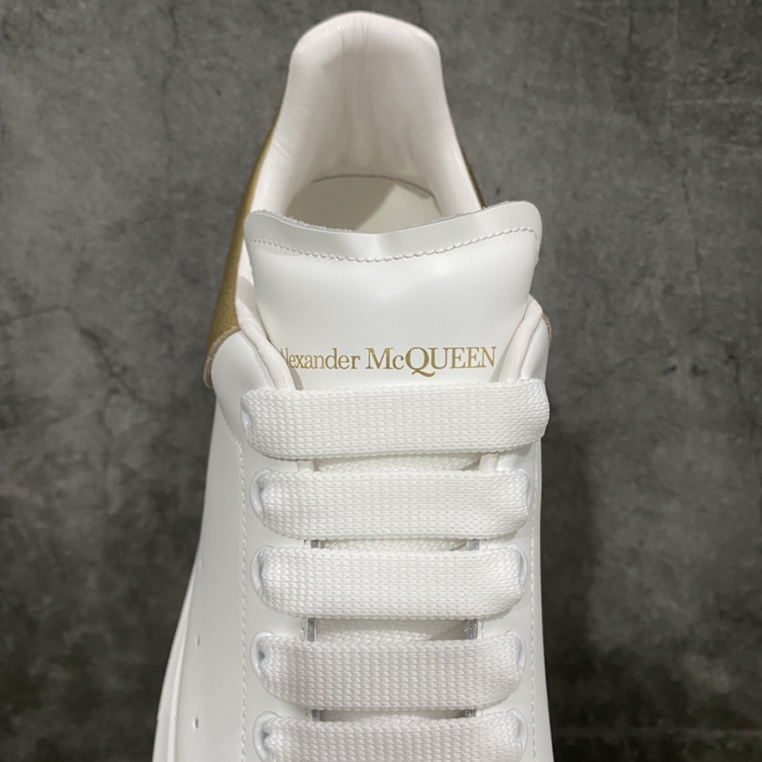 Alexander McQueen/Alexander McQueen platform shoes thick sole heightening white shoes gold tail