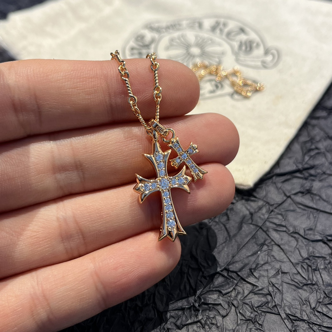 Chrome Hearts 𝐂𝐡𝐫𝐨𝐦𝐞 𝐡𝐞𝐚𝐫𝐭𝐬克罗心