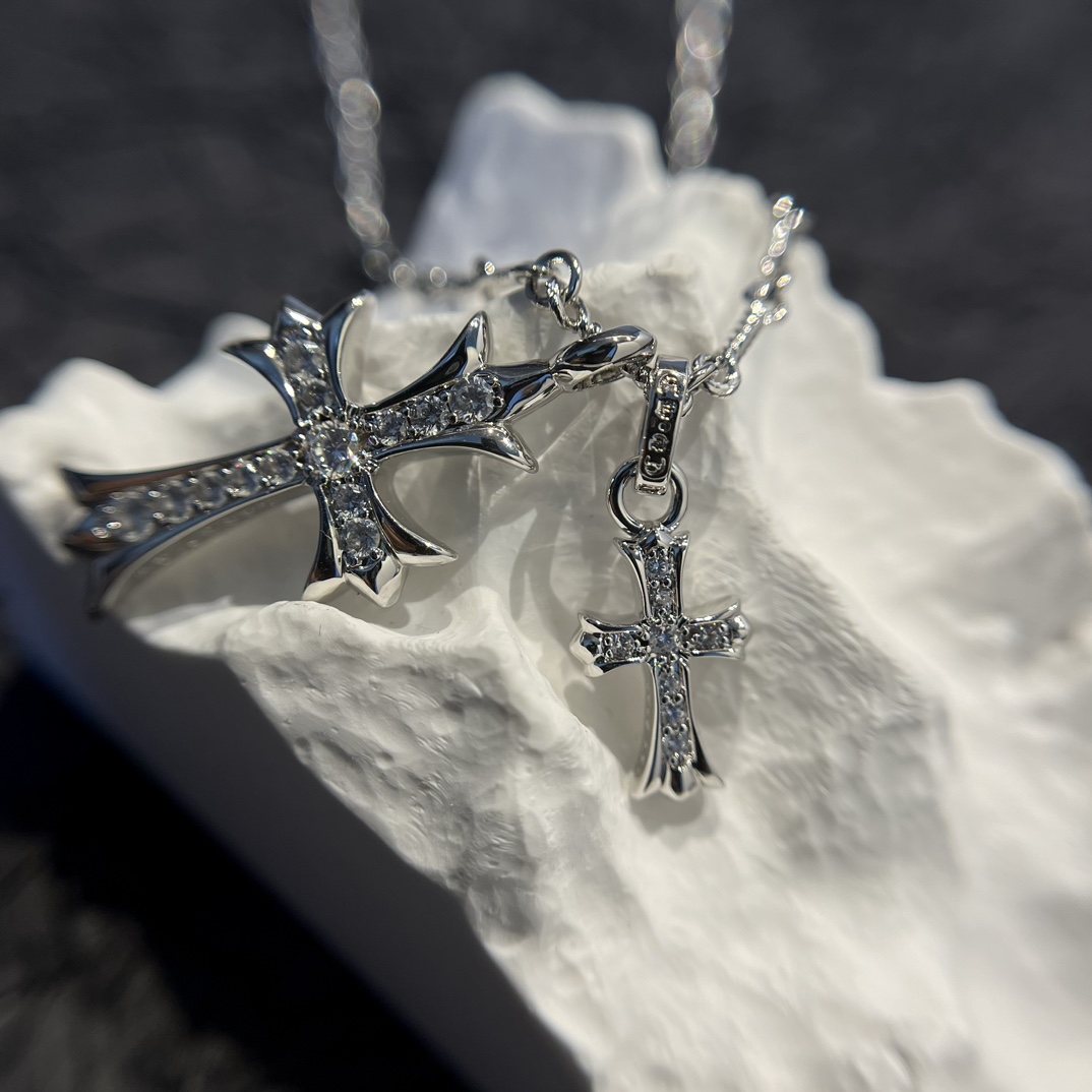Chrome Hearts 𝐂𝐡𝐫𝐨𝐦𝐞 𝐡𝐞𝐚𝐫𝐭𝐬克罗心