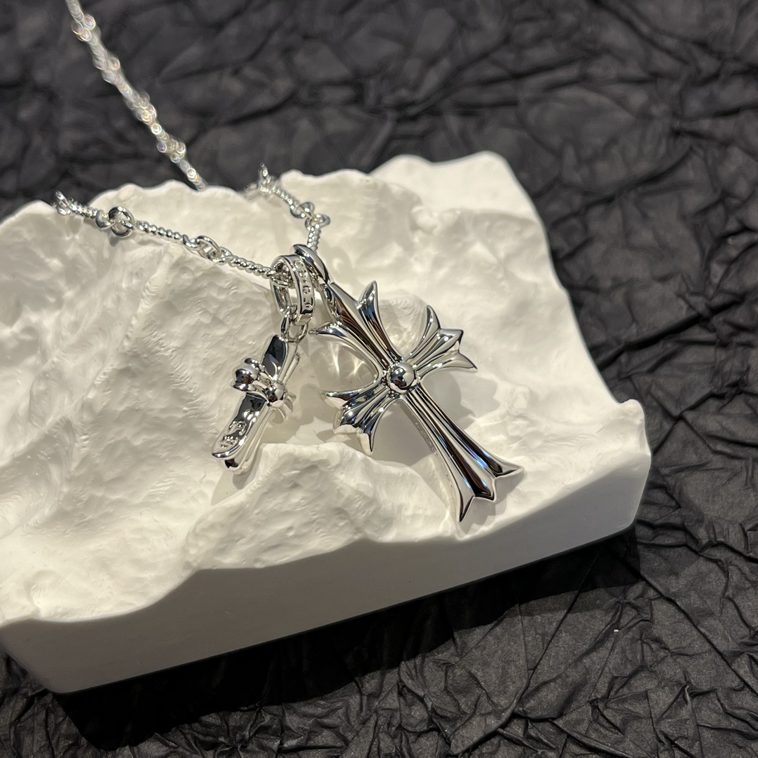 Chrome Hearts 𝐂𝐡𝐫𝐨𝐦𝐞 𝐡𝐞𝐚𝐫𝐭𝐬克罗心