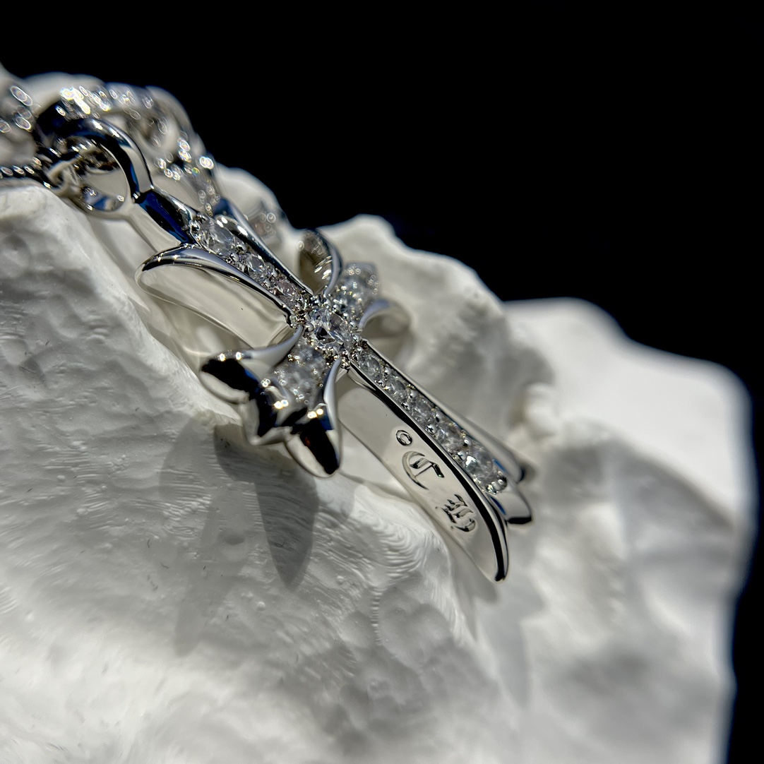 Chrome Hearts 𝐂𝐡𝐫𝐨𝐦𝐞 𝐡𝐞𝐚𝐫𝐭𝐬克罗心