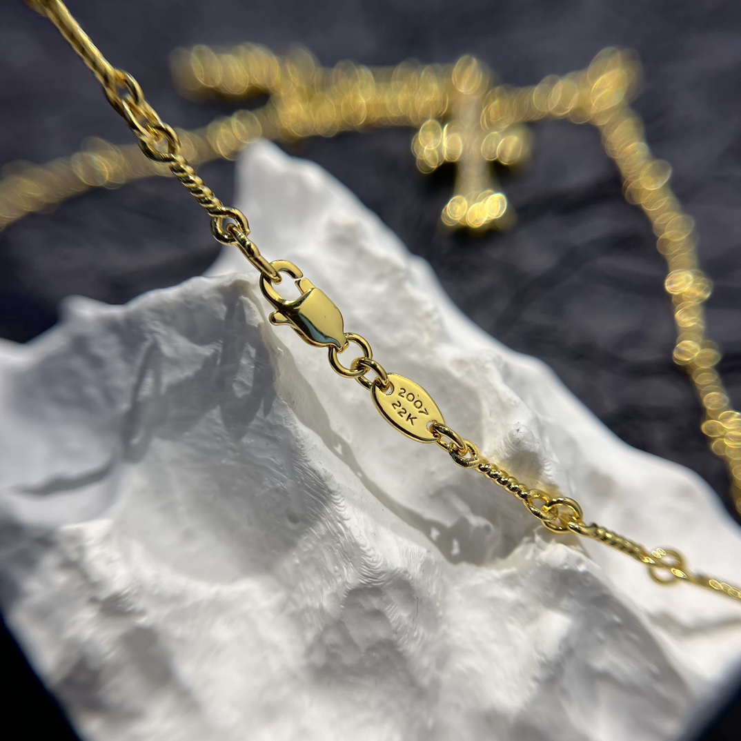 Chrome Hearts 𝐂𝐡𝐫𝐨𝐦𝐞 𝐡𝐞𝐚𝐫𝐭𝐬克罗心