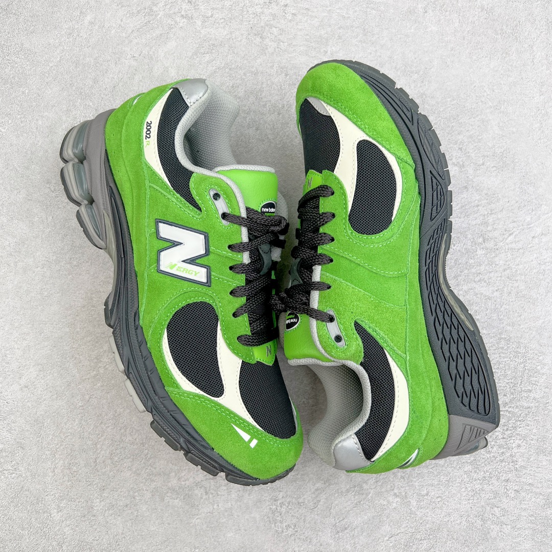 图片[3]-💰240 ＃M纯原 新百伦NB New Balance M2002RGZ 黑绿 全套原楦原纸板原厂数据开发 原厂网纱 原装进口翻毛皮料正确绒感卡色 正确中底拉帮中底网布细节 一比一手工擦旧效果 冲裁组合 匠心打造 耗时两个月开发完成 工艺极其复杂难度可想而知 新开独立私模大底 全网唯一正确做旧组合大底 高端零售专供产物 尺码：36 37 37.5 38 38.5 39.5 40 40.5 41.5 42 42.5 43 44 44.5 45 45.5 46.5 47 编码：by3936010-运动鞋