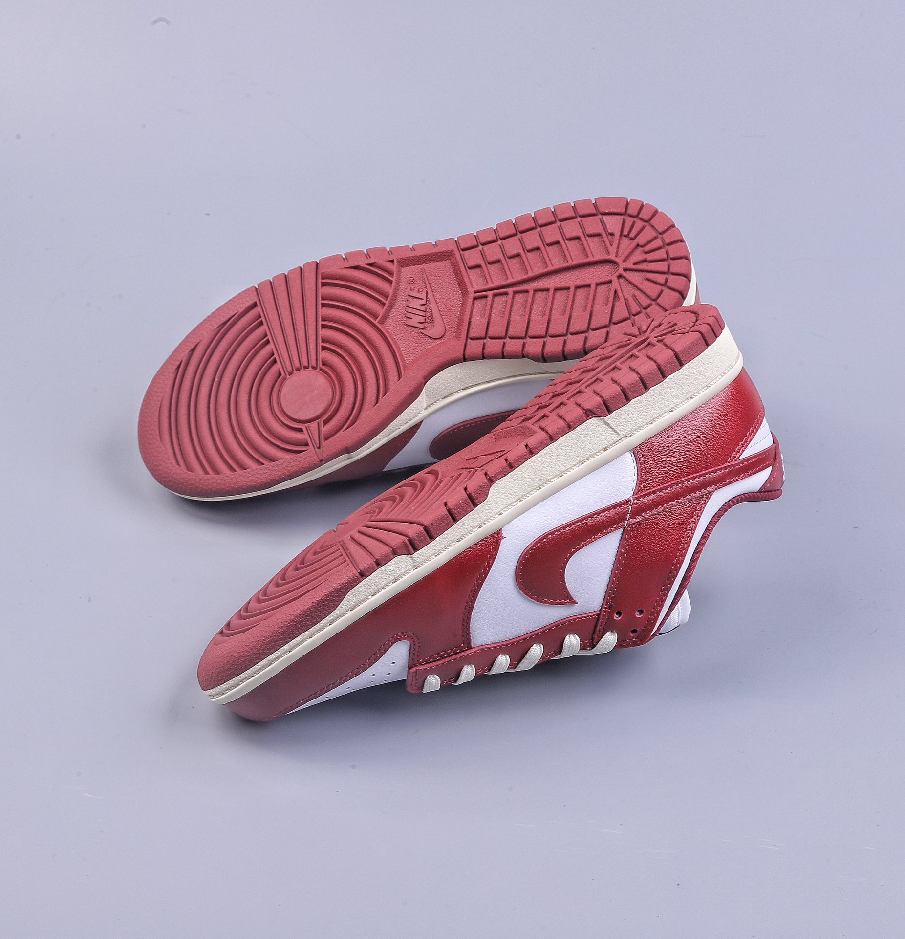 320 S2 Nike DUNK Low 复古酒红 FJ4555-100