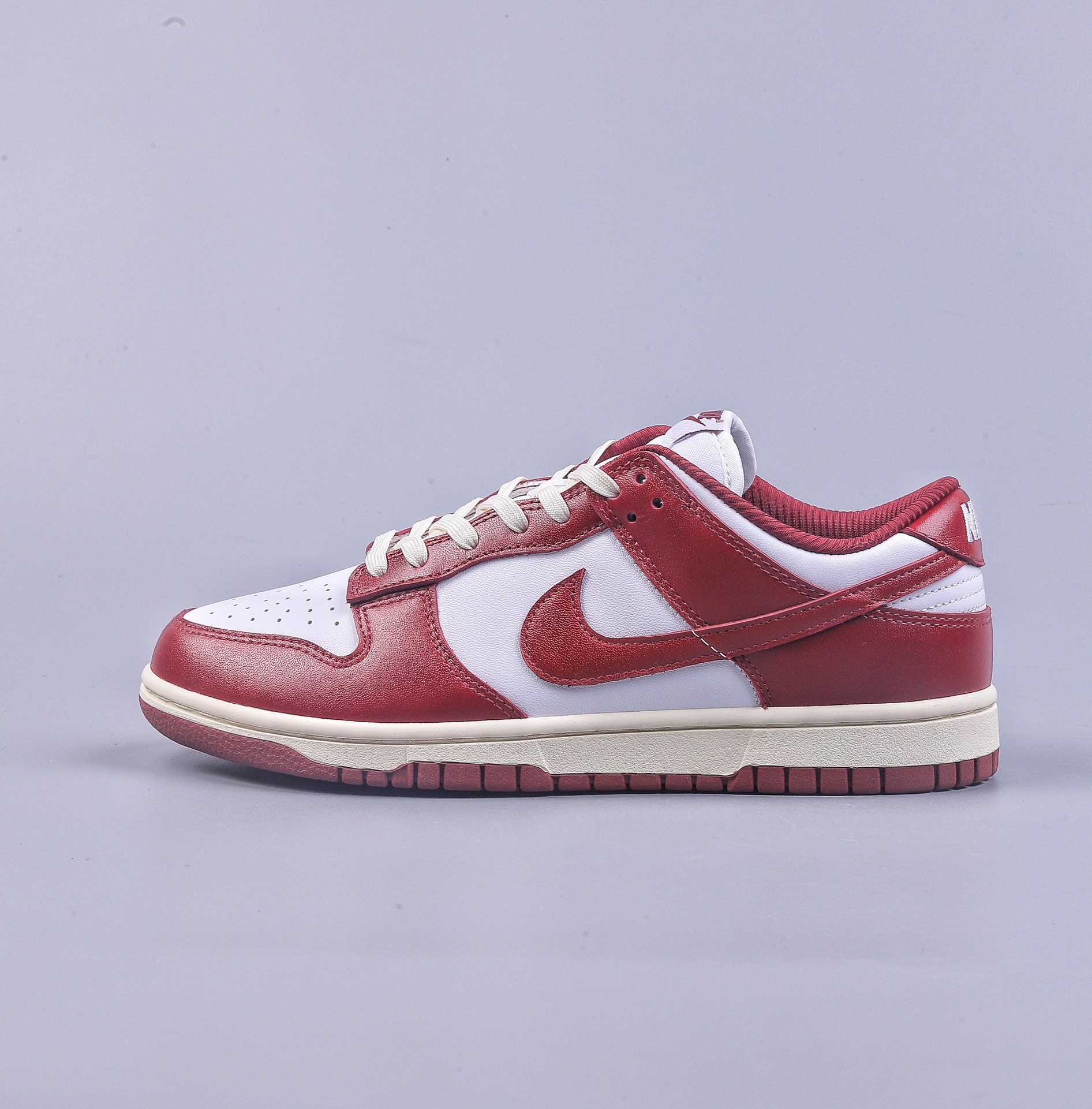 320 S2 Nike DUNK Low 复古酒红 FJ4555-100