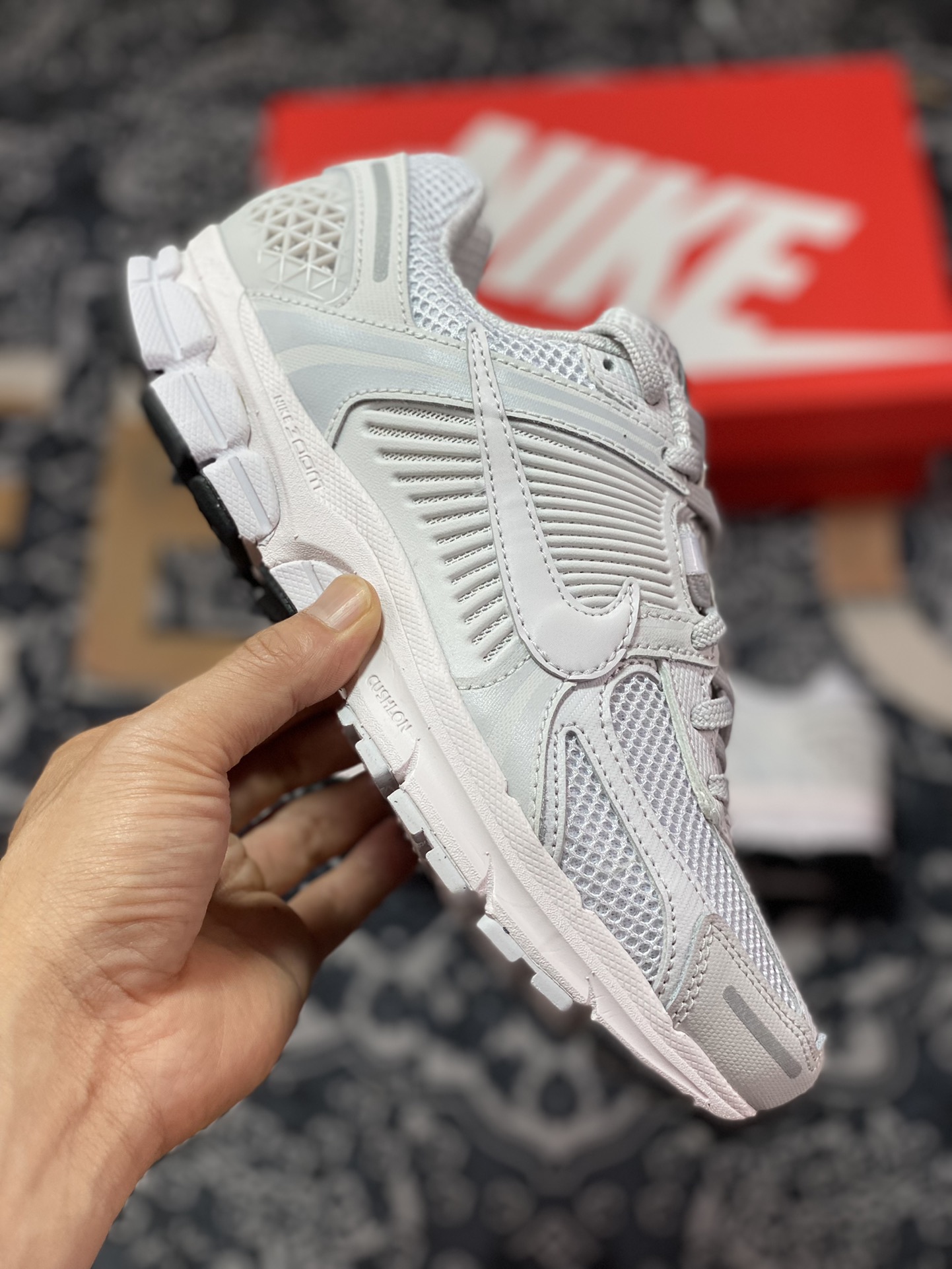 220 Nike Zoom Vomero 5”Vast Grey“佛莫罗5代系列经典复古休闲运动慢跑鞋“墙灰白”BV1358-001