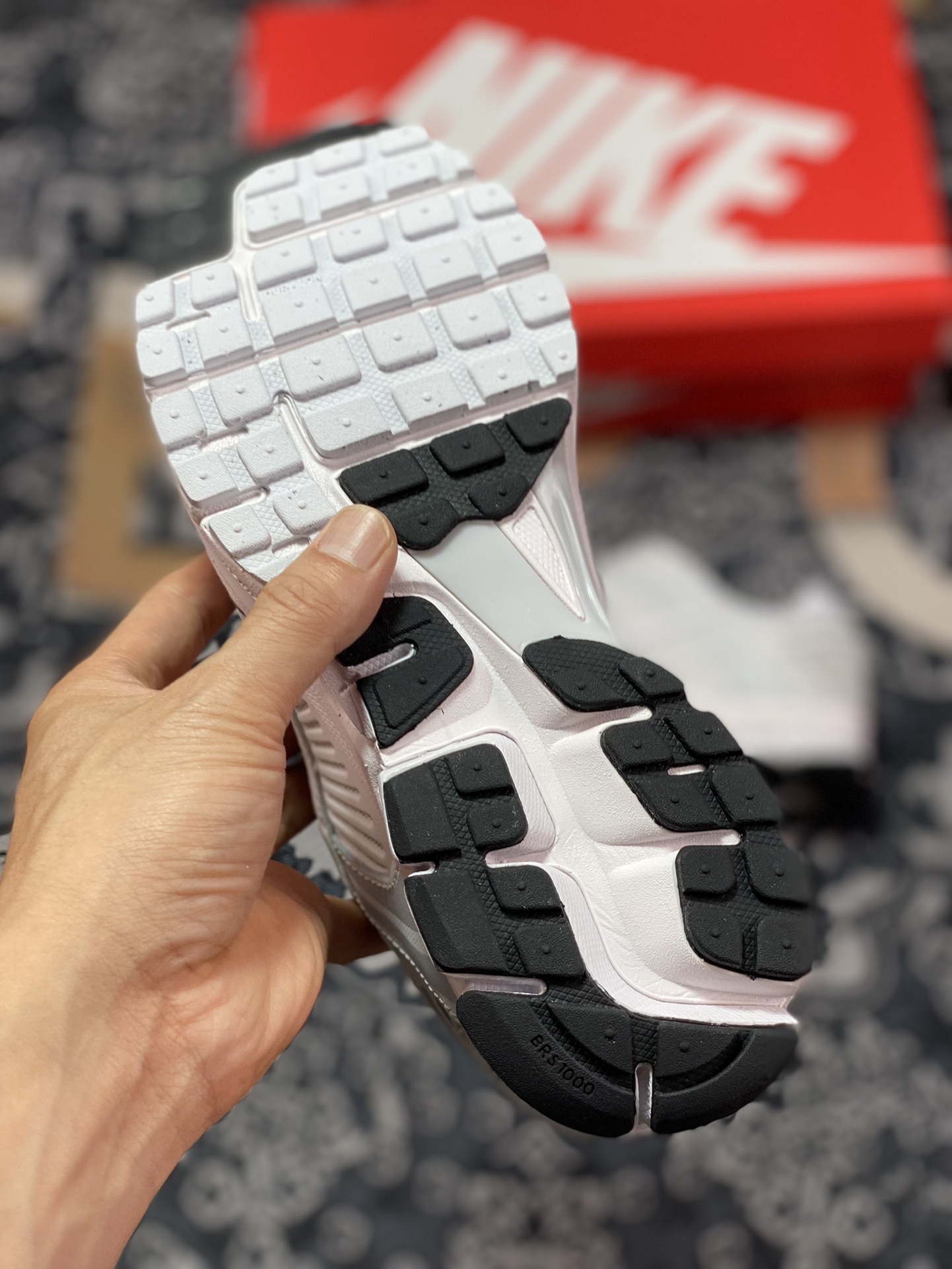 220 Nike Zoom Vomero 5”Vast Grey“佛莫罗5代系列经典复古休闲运动慢跑鞋“墙灰白”BV1358-001