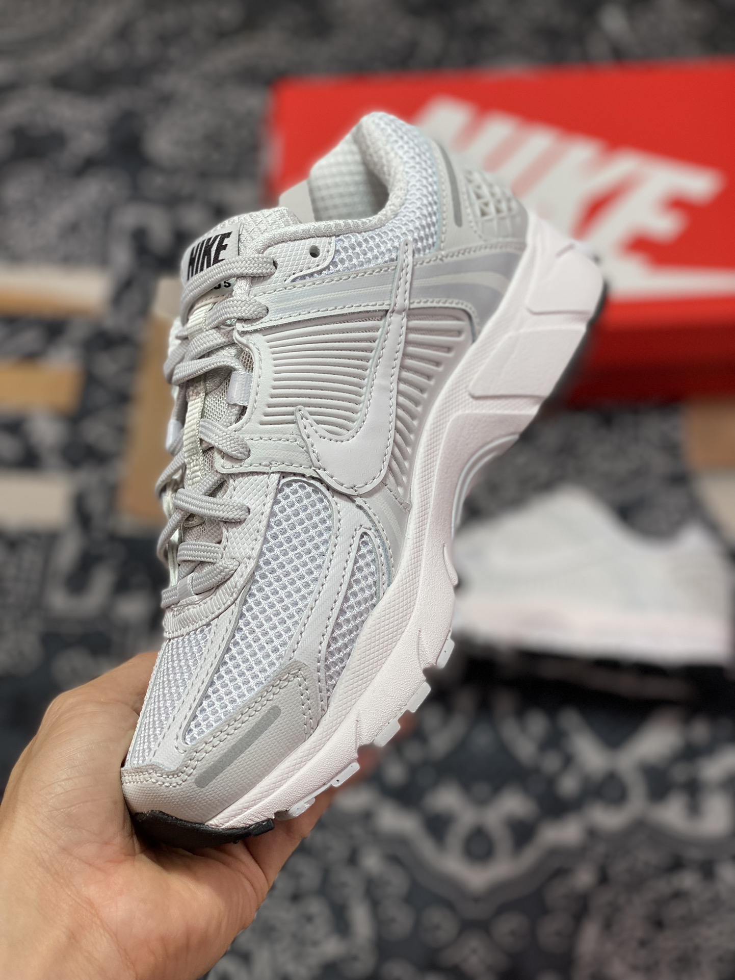 220 Nike Zoom Vomero 5”Vast Grey“佛莫罗5代系列经典复古休闲运动慢跑鞋“墙灰白”BV1358-001