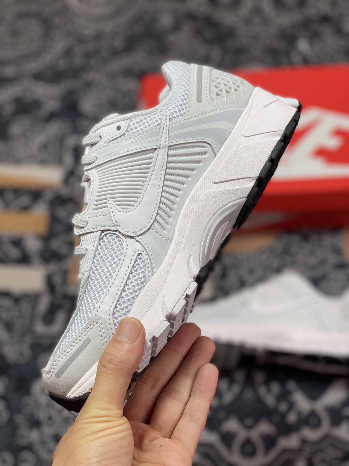 220 Nike Zoom Vomero 5”Vast Grey“佛莫罗5代系列经典复古休闲运动慢跑鞋“墙灰白”BV1358-001