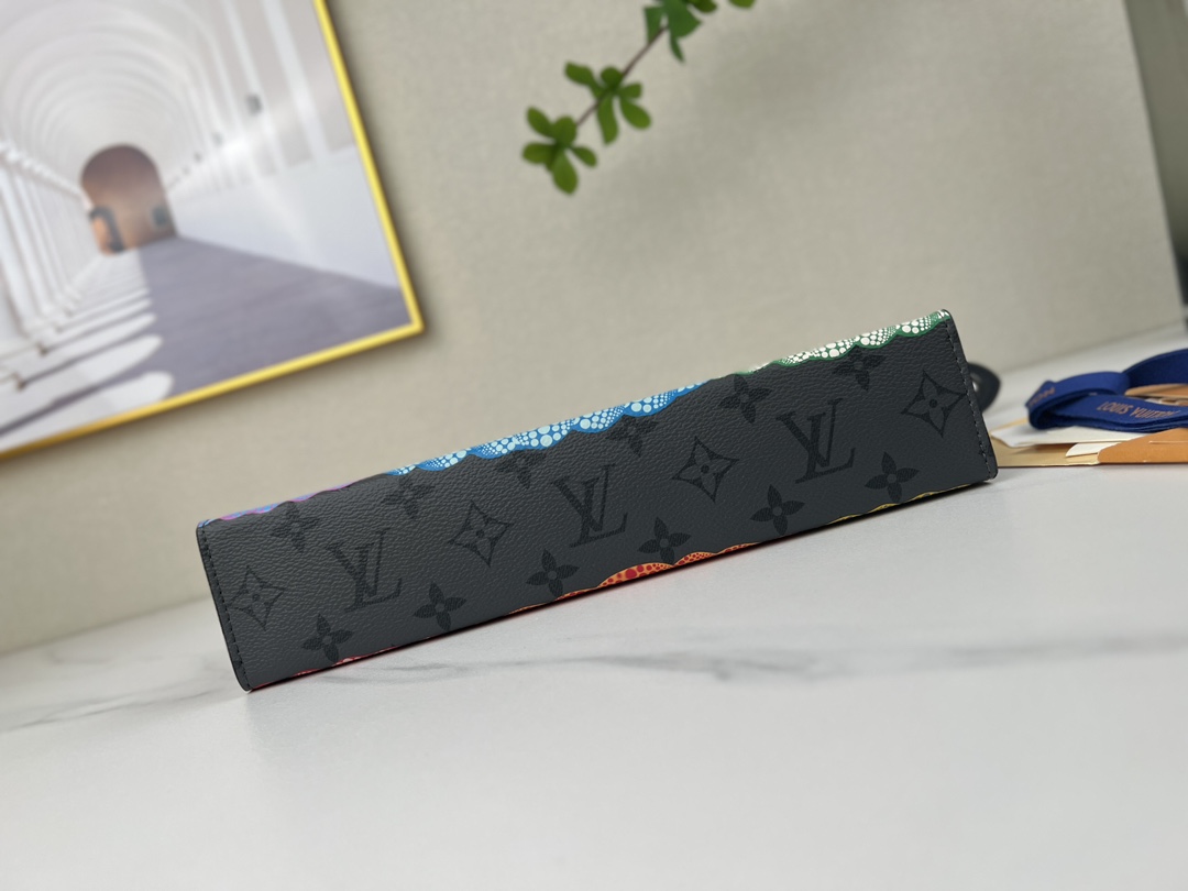 Louis Vuitton Luxury Handbag Collection 4