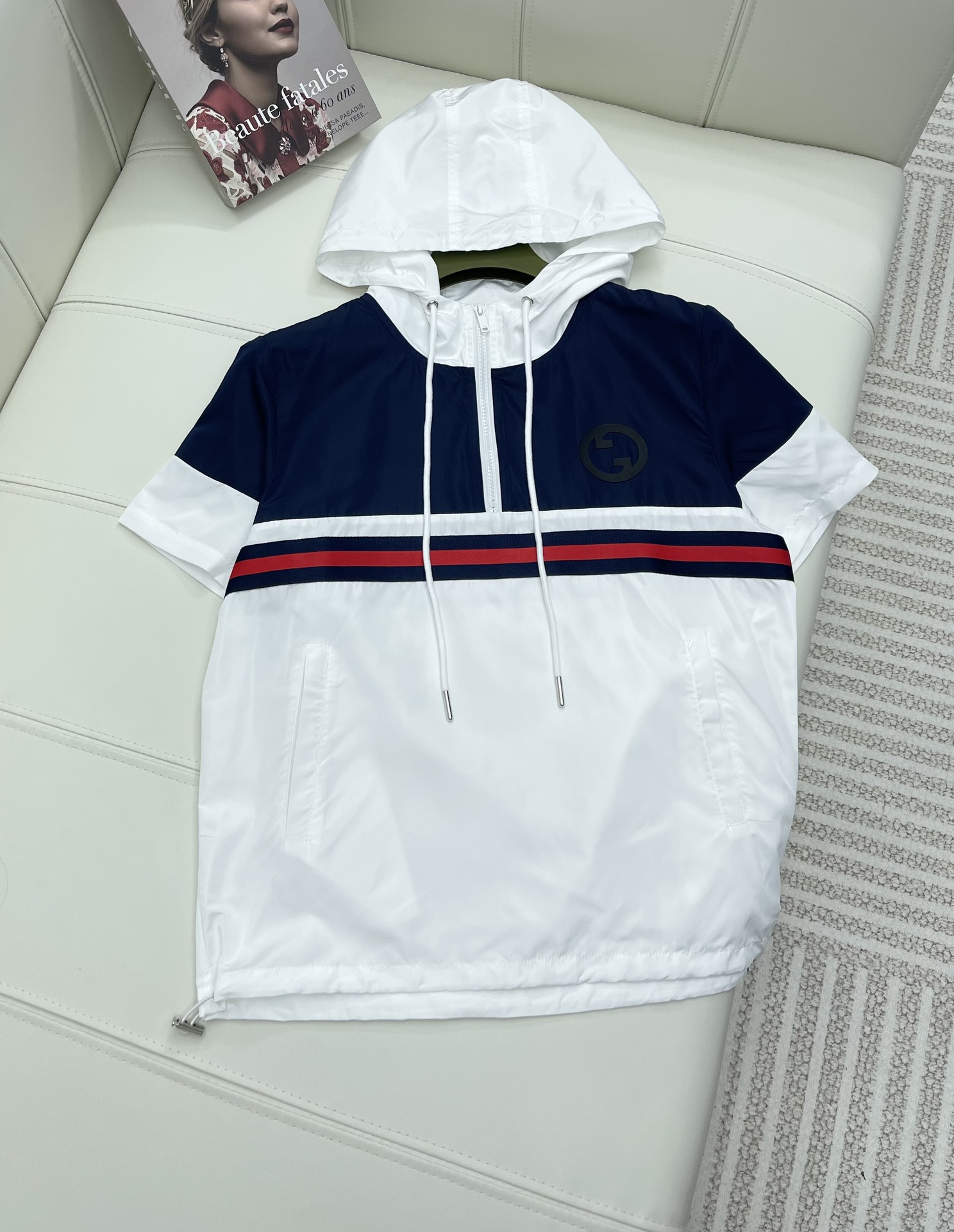 NO:696807,Gucc* new arrival hooded sun protection suit. Customized SPF fabric. Silky and comfortable. Sun protection. Decorated with GG pattern. Webbing embellishment. More fashionable and western style. Shorts paired with hooded sweatshirt. The upper body is handsome and fashionable. Both men and women can wear it. High version 2 colors, gucci, hoodie, sweatshirts, shorts, hats,19860909Gucc*新品上架连帽防晒套装 定制防晒指数面料 丝滑舒适 防晒 饰以GG图案装饰 织带搭配点缀 更为时髦洋气 短裤搭配连帽卫衣 上身帅气时尚 男女均可驾驭 高版本 2色,,gucci,hoodie,sweatshirts,shorts,hats,,Women's clothing