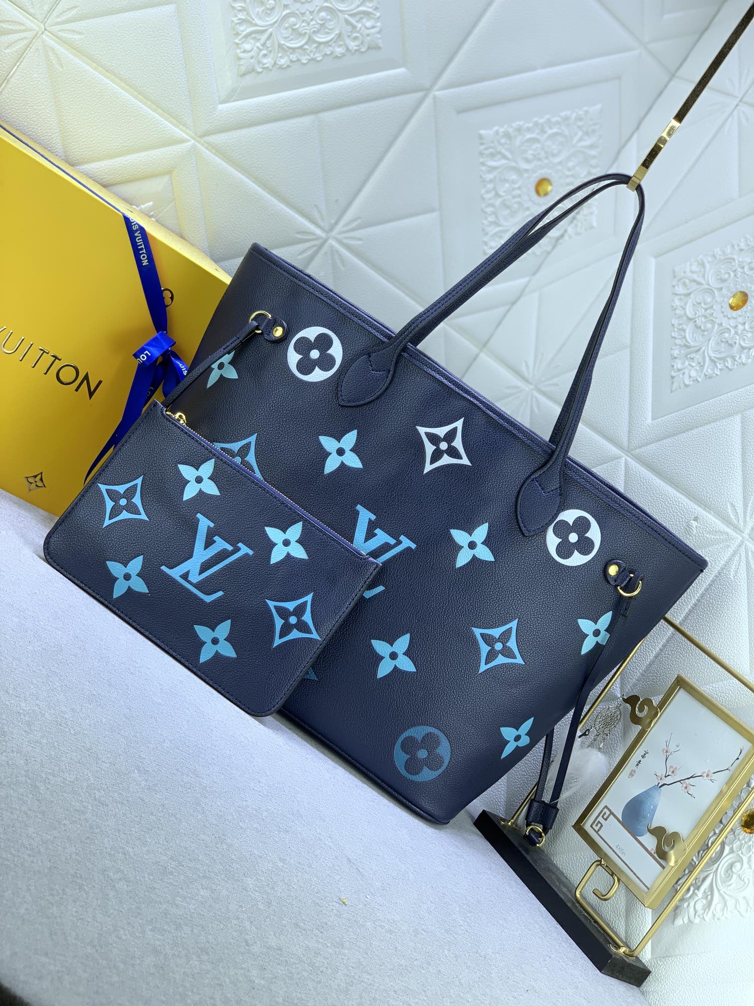 300  M46516香草黄 M46514蔚蓝色 M40995 本款 Neverfull 中号手袋