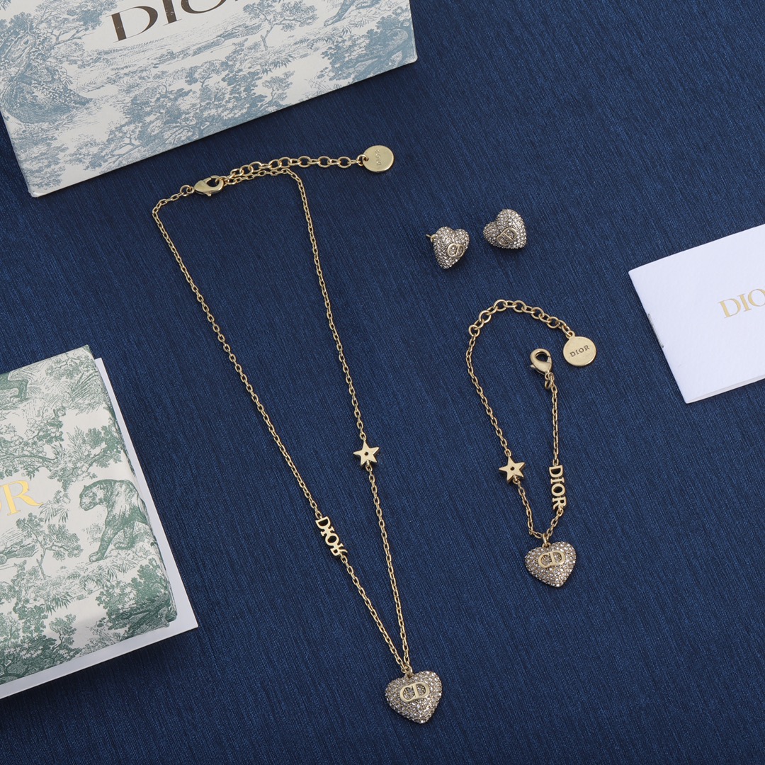 Dior luxury necklace