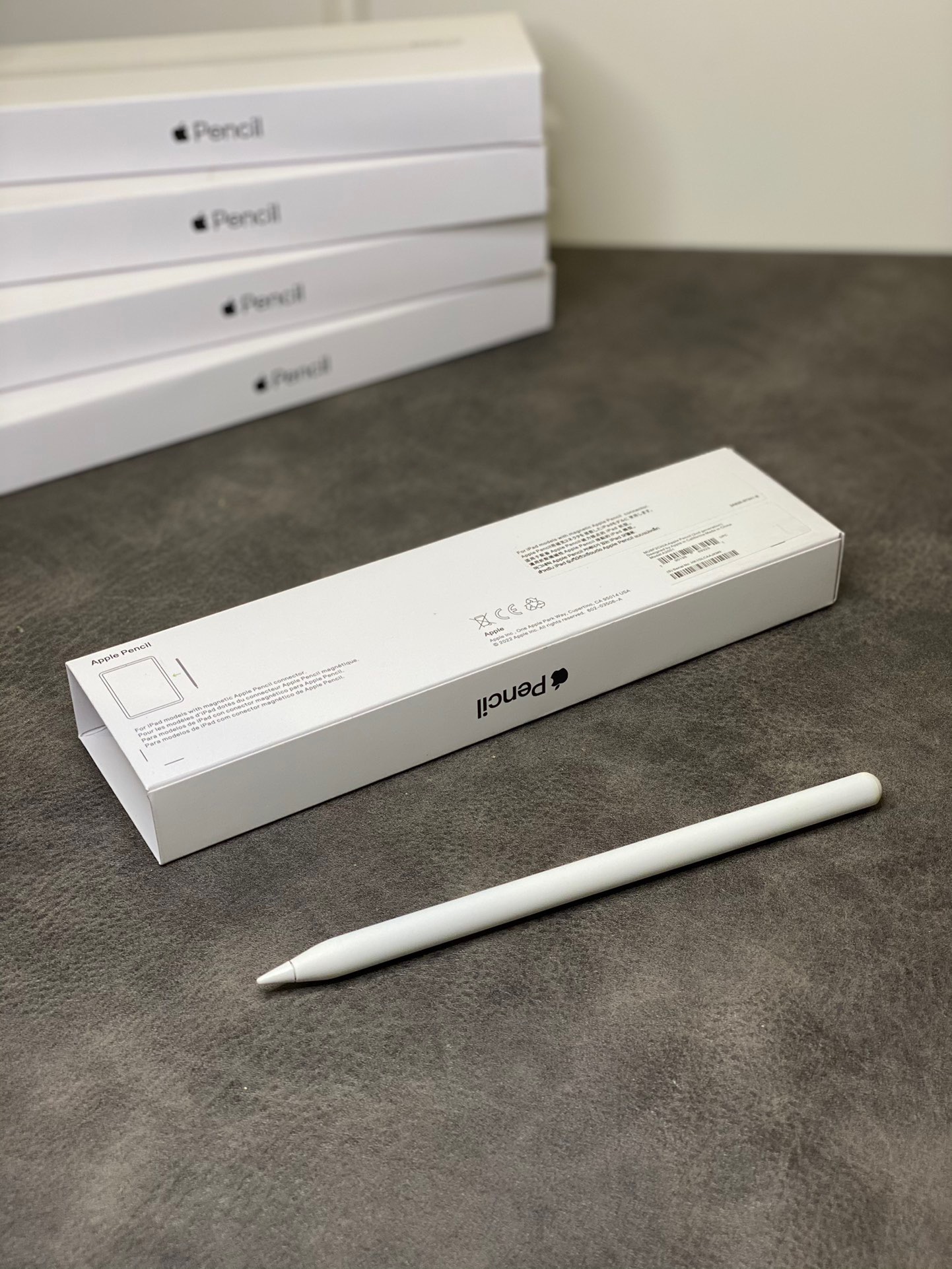 Apple Pencil 二代苹果手写笔
支持无线磁吸充电 功能跟原装无差别‼️
笔身可以吸附在iPad/Mac上面 使用非常方便
原装图标显示 130毫安电池


注意‼️此款只能兼容以下iPad机型
 iPadAir(第五代) 
iPadmini(第六代) 
12.9英寸iPadPro(第五代) 
12.9英寸iPadPro(第四代) 
12.9英寸iPadPro(第三代) 
11英寸iPadPro(第三代) 
11英寸iPadPro(第二代) 
11英寸iPadPro(第一代) 
iPadAir(第四代)	 

售后退换条件：产品都是全新产品 非质量问题不可退换 质量问题可收到货三天之内支持退换货 其余情况壳料保护好售后三个月免费换新！