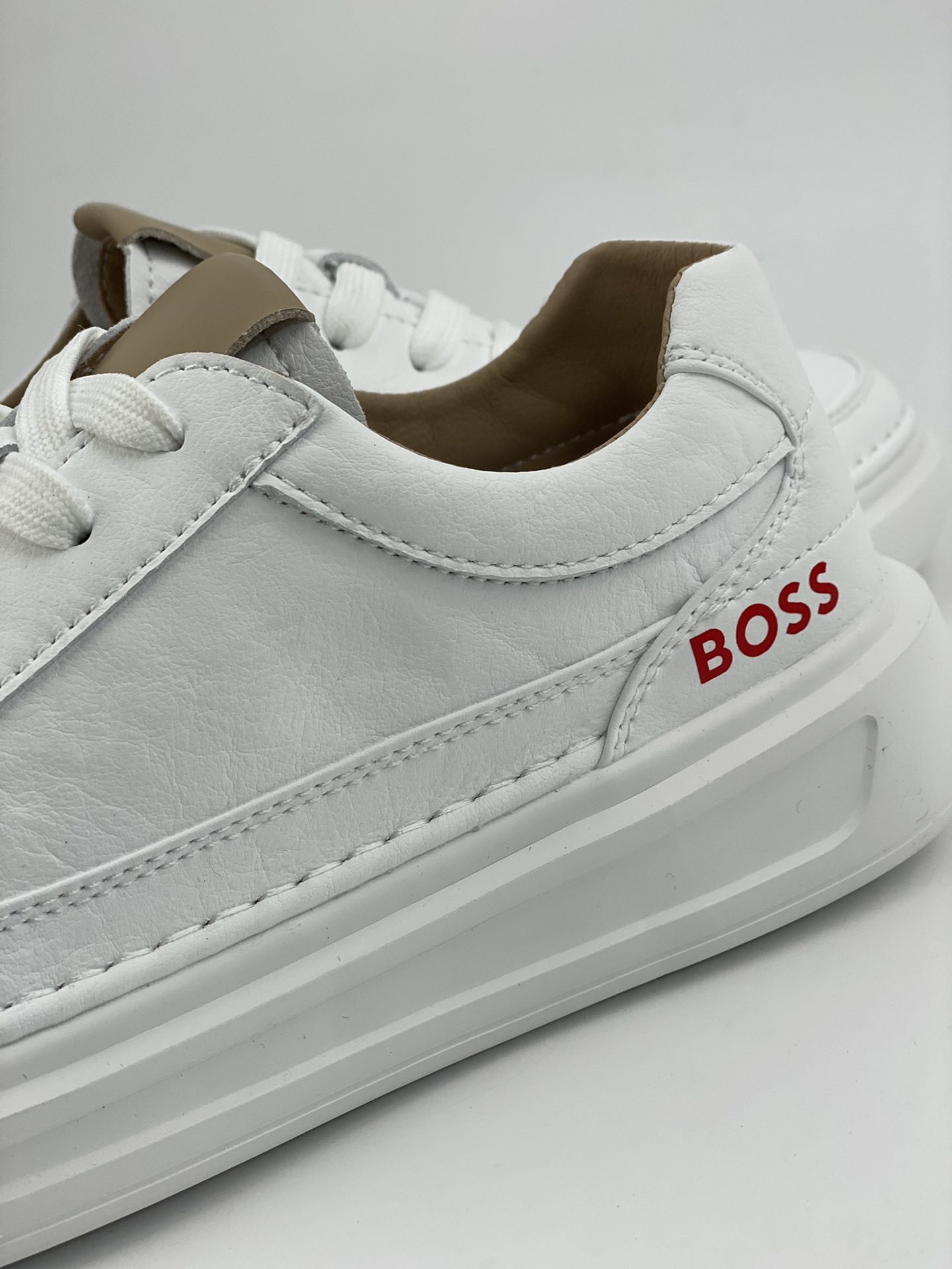 BOSS - Hugo Boss German high-end brand counters sync new styles