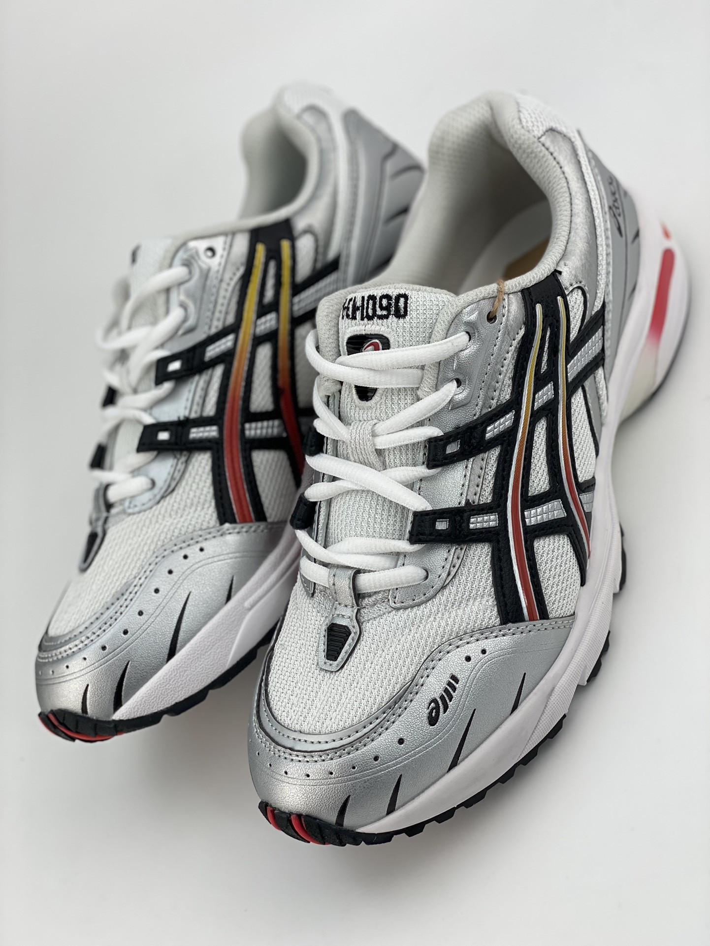 /ASICS Tiger GEL-1090 Series 1021A285-100