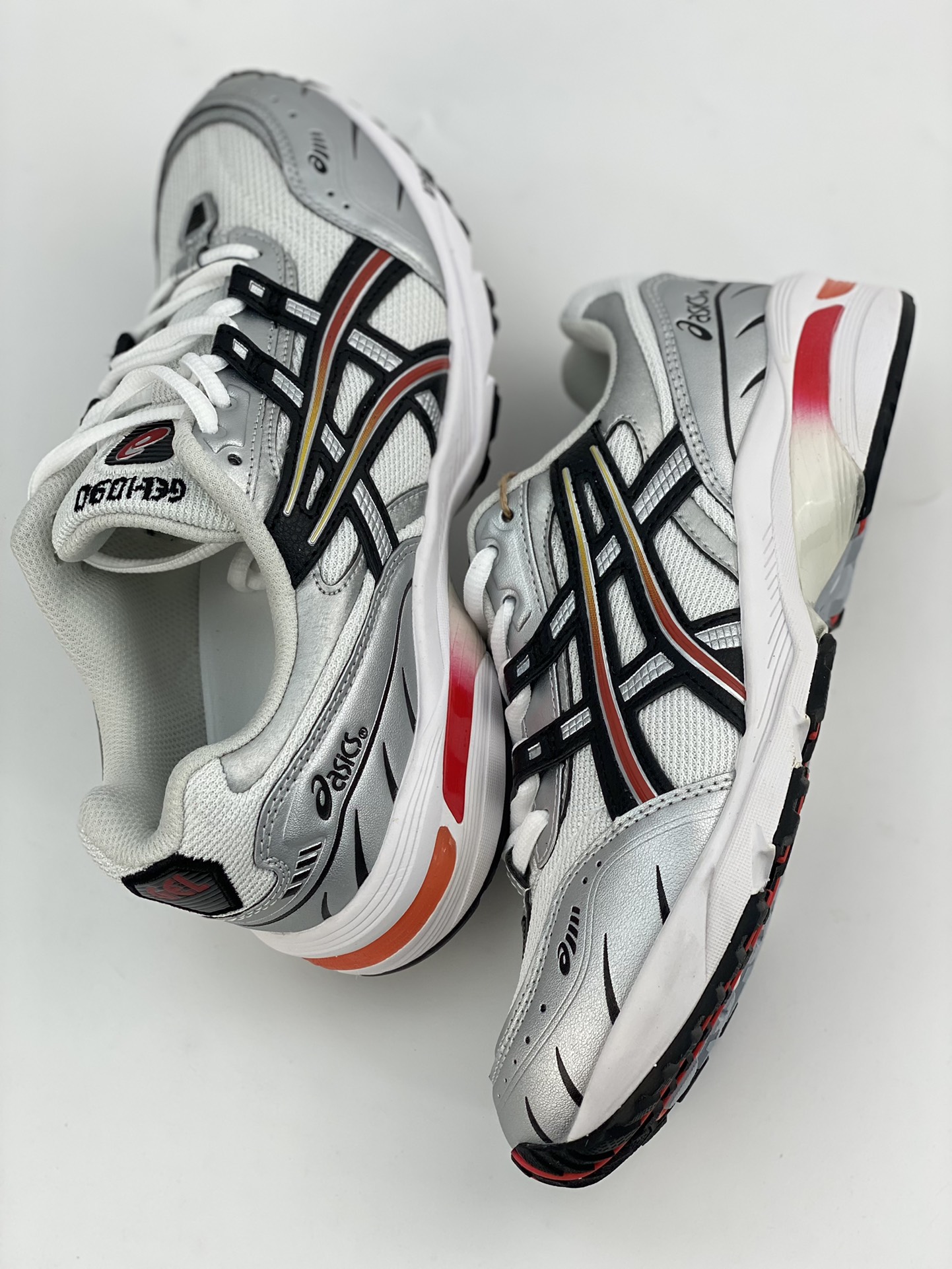 /ASICS Tiger GEL-1090 Series 1021A285-100