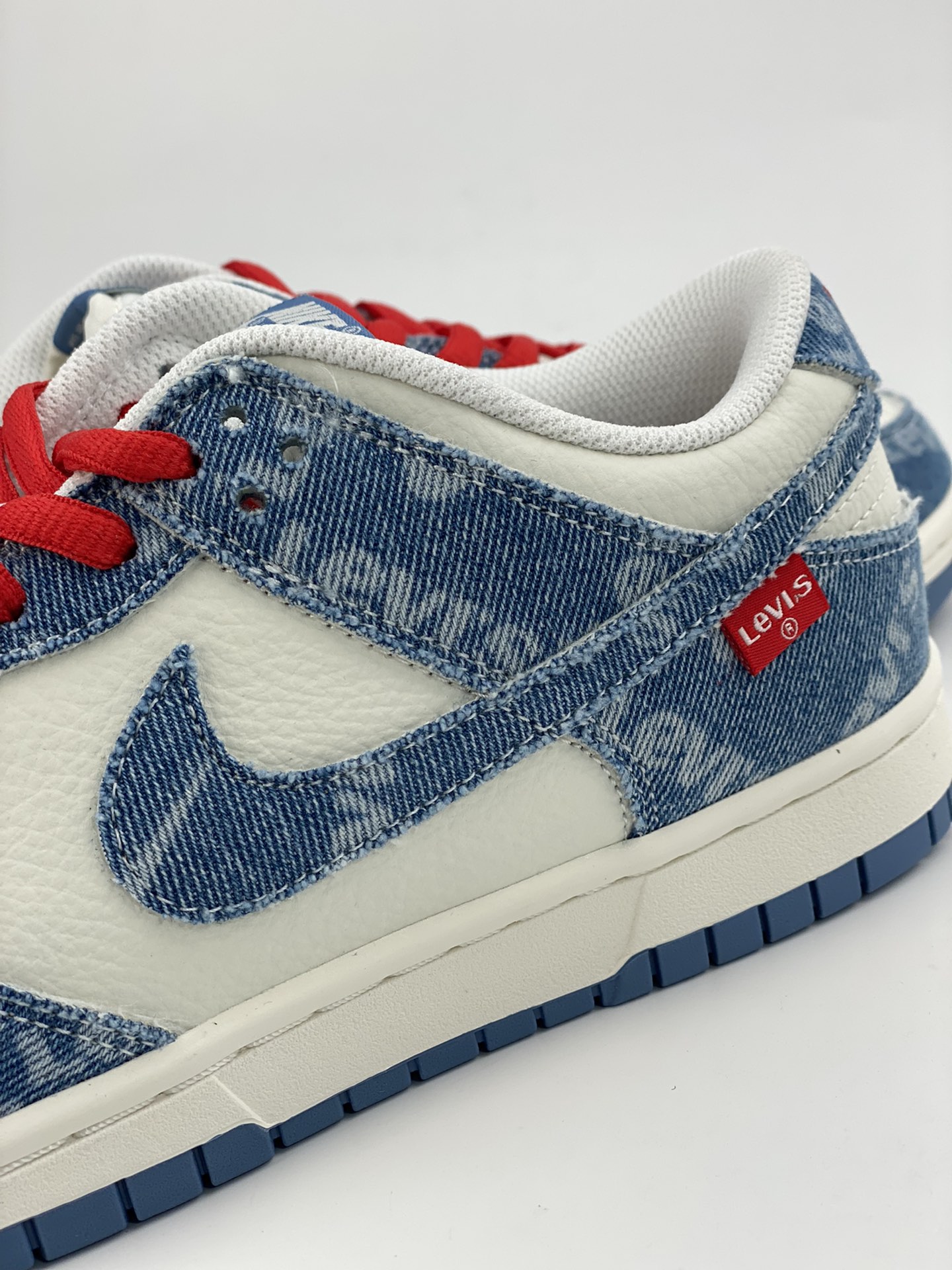 Nike SB Dunk Low Levi‘s 浅蓝牛仔布 李维斯联名 LE0021-002