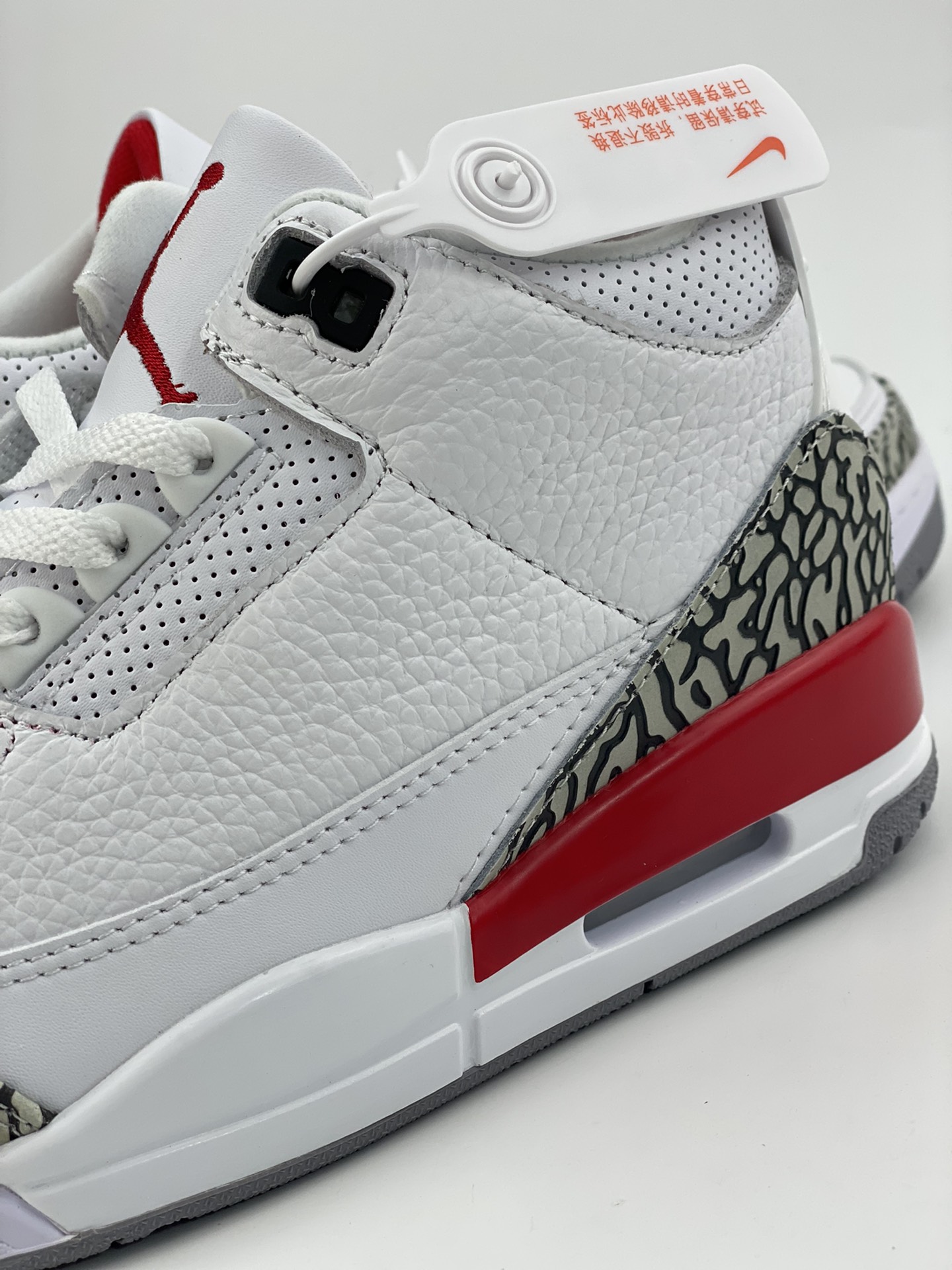 Air jordan 3 Retro “”Cardinal Red” 飓风火焰红 136064-116