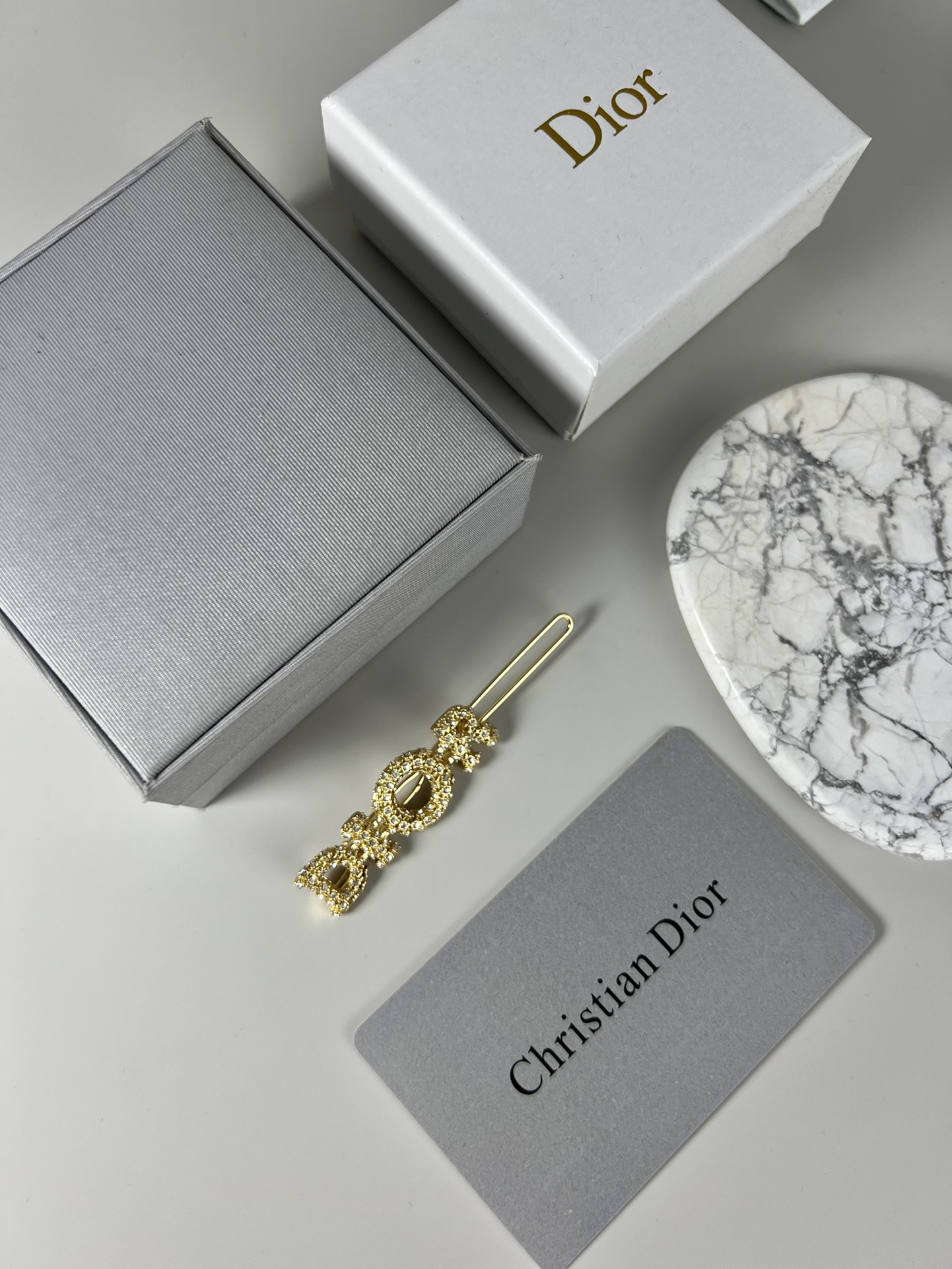 #260. Dior Drilling Logo letters hairpin, inspired by Lady Dior’s handbag. Gold-coated metal, Dior - 图片 2