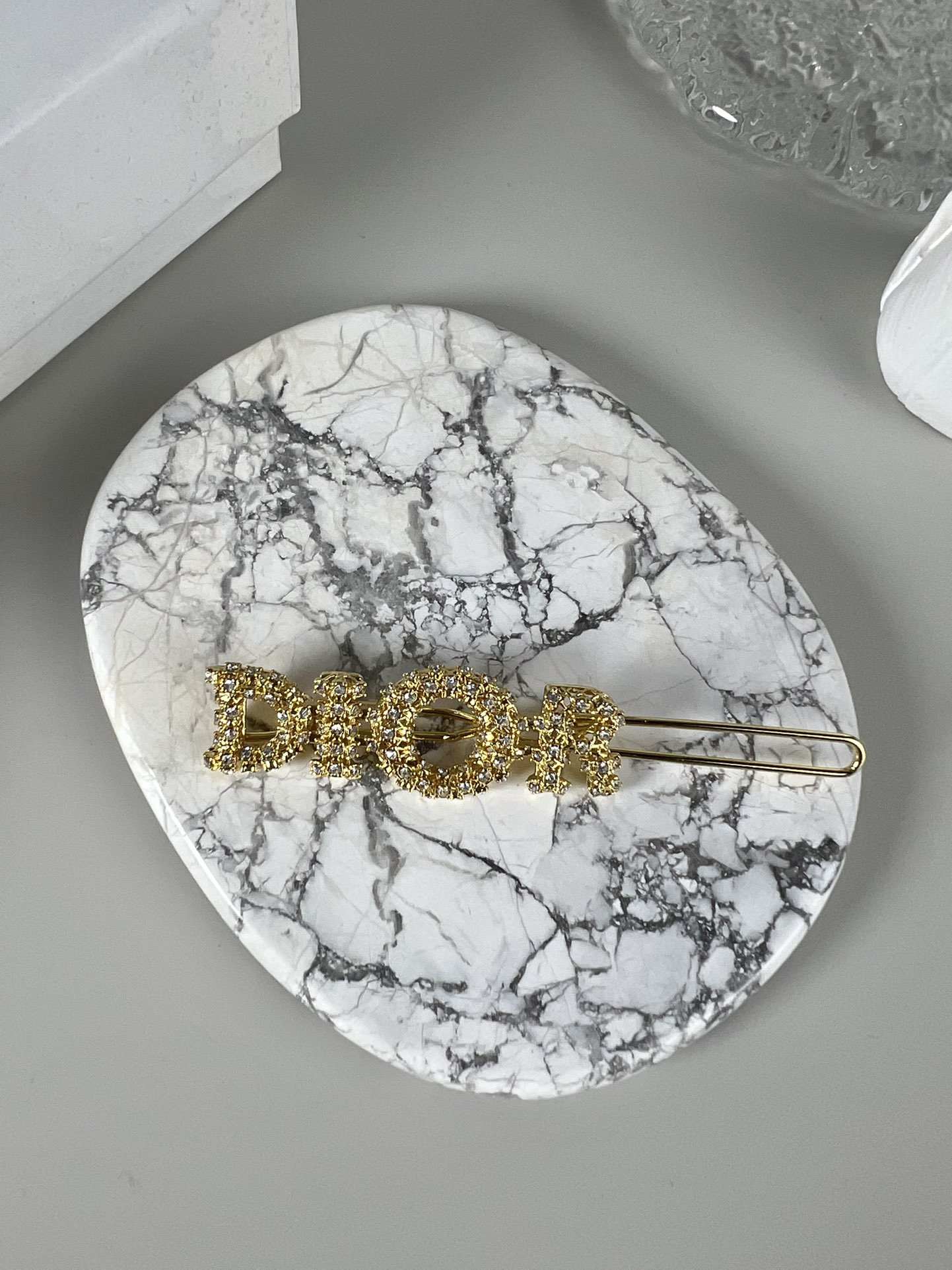 #260. Dior Drilling Logo letters hairpin, inspired by Lady Dior’s handbag. Gold-coated metal, Dior - 图片 3