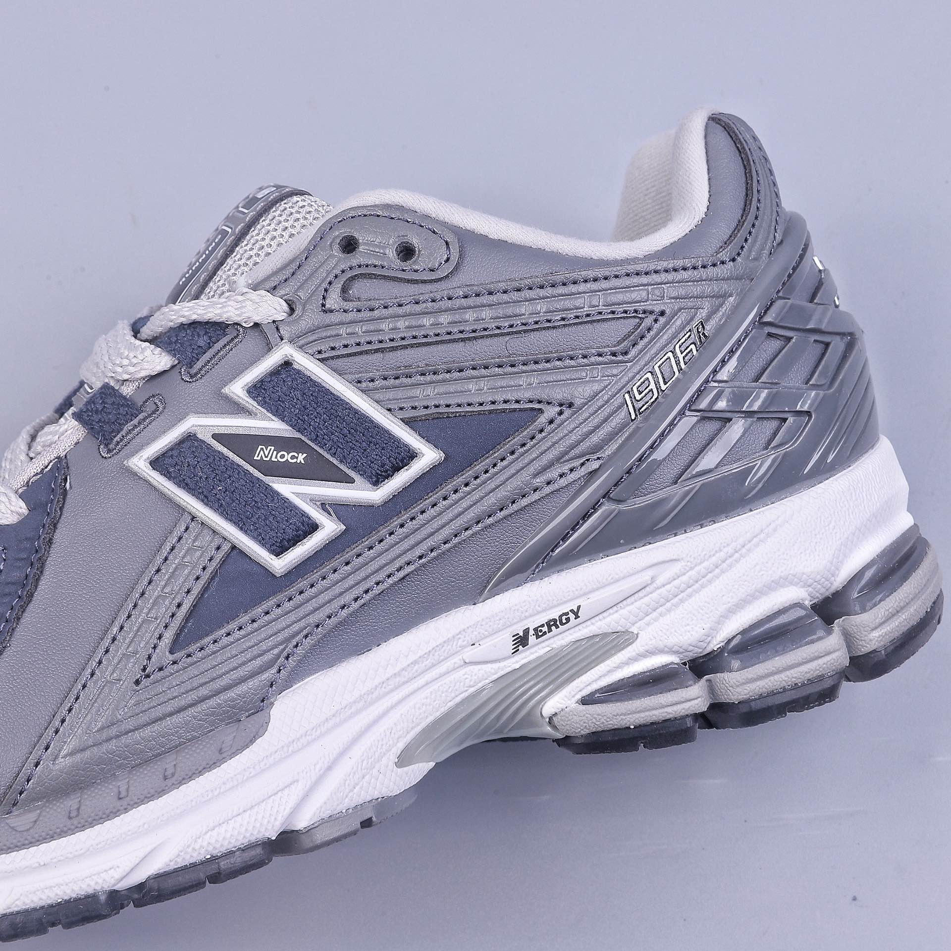 New Balance 1906 series retro dad style casual sports jogging shoes M1906RC