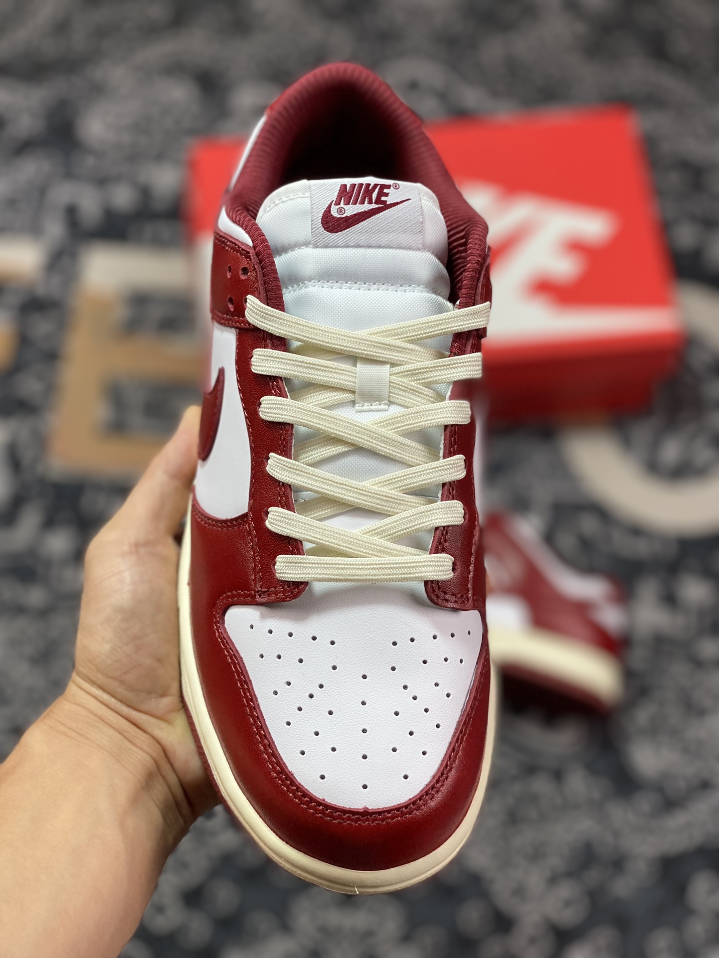 Dunk Series Low-top Casual Sports Skateboard Shoes ”Retro Cream Red and White” 4555-100