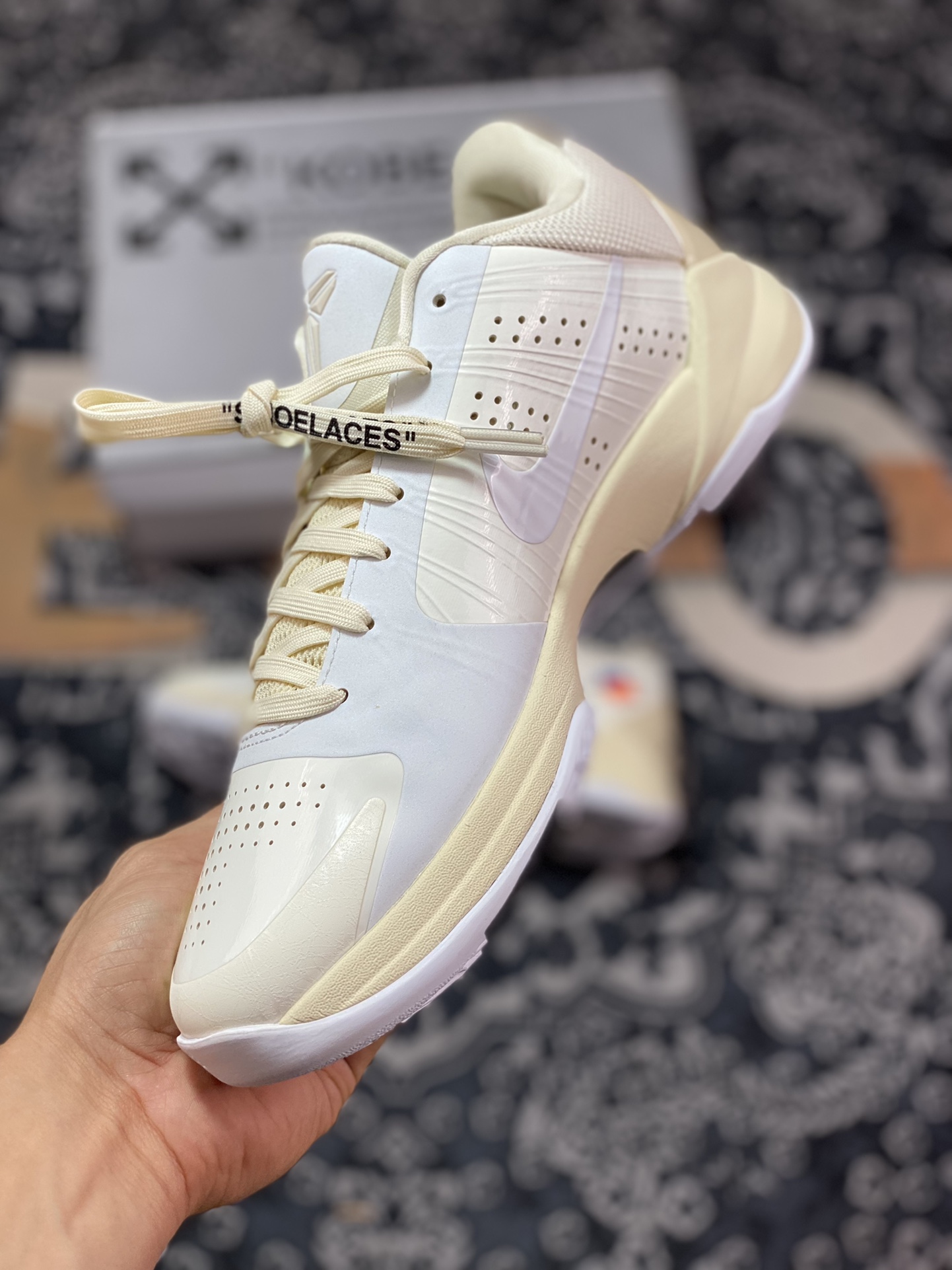 Purely original and passed inspection/unable to identify the highest version on the market Off-White x Nike Zoom Kobe 5 jointly branded Kobe fifth generation DB4796-101