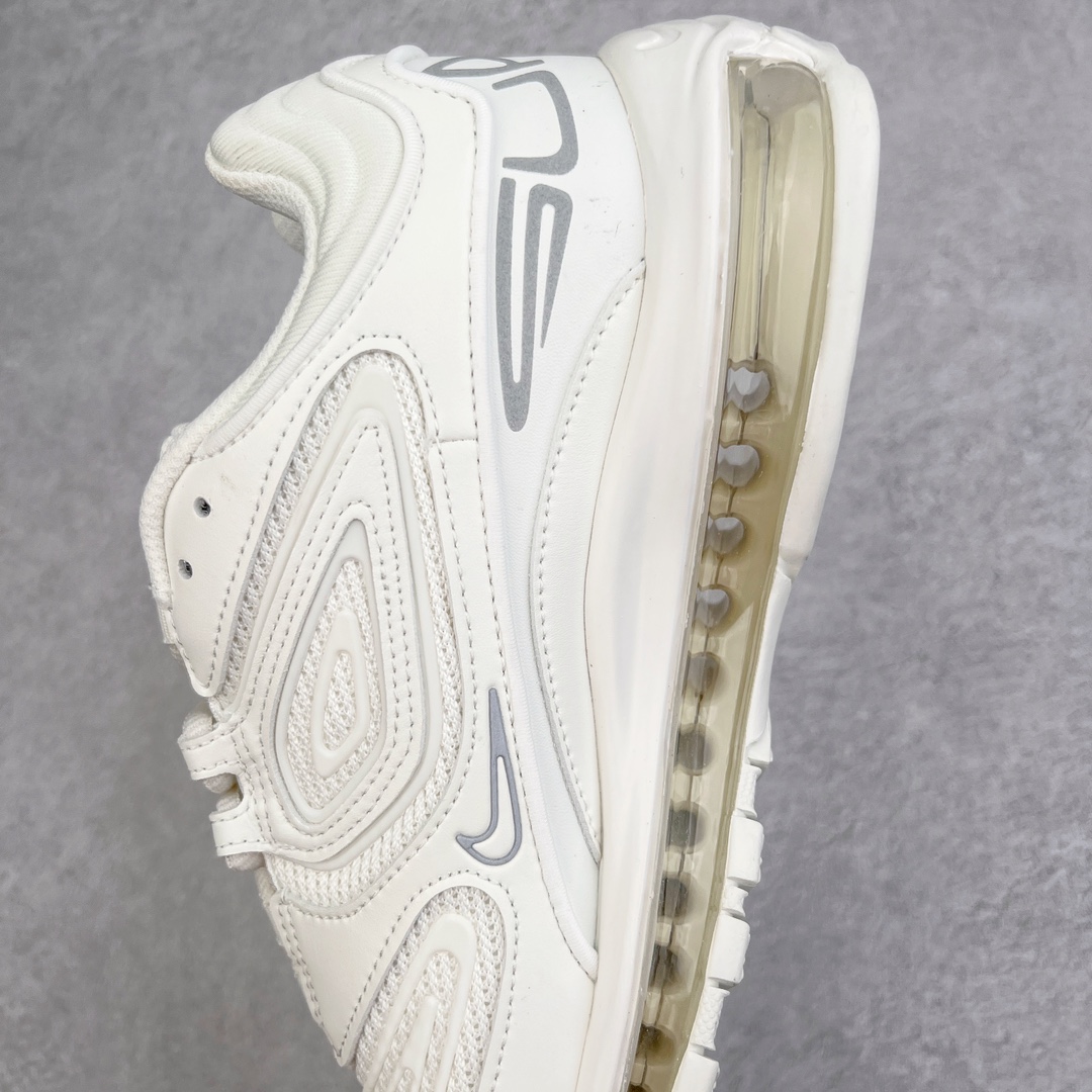 图片[7]-＃纯原 Supreme x NK Air Max 98 TL SP 系列低帮经典复古百搭休闲运动气垫慢跑鞋 Sup联名 DR1033-100 Supreme x Air Max 98 TL 最新联名鞋款正式登场！继合作发布 SB Blazer Mid 之后，Supreme 与 NK 再度为 2022 秋季带来联名新作，共同打造 Air Max 98 TL 全新联名鞋款。本次联名鞋款共推出黑色、白色、粉色与棕色四种选择，鞋面采用合成皮革与针织网眼构成，搭配反光 TPU 覆盖层提升视觉层次。鞋侧迷你 Swoosh Logo、鞋跟变形的 Supreme 字样以及鞋带皆配备反光元素，最后搭载 Air Max 98 经典的全掌外露 Air 气垫以及橡胶外底完成设计。尺码：36 36.5 37.5 38 38.5 39 40 40.5 41 42 42.5 43 44 44.5 45-选品中心