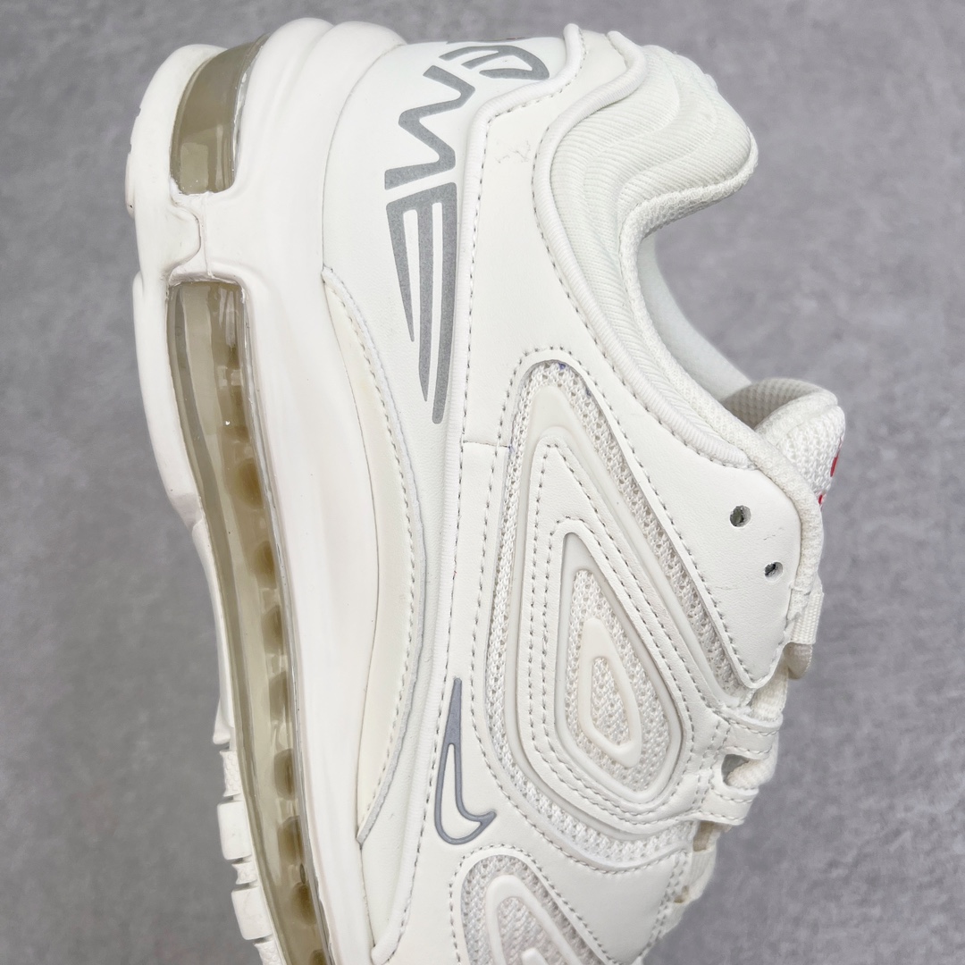 图片[6]-＃纯原 Supreme x NK Air Max 98 TL SP 系列低帮经典复古百搭休闲运动气垫慢跑鞋 Sup联名 DR1033-100 Supreme x Air Max 98 TL 最新联名鞋款正式登场！继合作发布 SB Blazer Mid 之后，Supreme 与 NK 再度为 2022 秋季带来联名新作，共同打造 Air Max 98 TL 全新联名鞋款。本次联名鞋款共推出黑色、白色、粉色与棕色四种选择，鞋面采用合成皮革与针织网眼构成，搭配反光 TPU 覆盖层提升视觉层次。鞋侧迷你 Swoosh Logo、鞋跟变形的 Supreme 字样以及鞋带皆配备反光元素，最后搭载 Air Max 98 经典的全掌外露 Air 气垫以及橡胶外底完成设计。尺码：36 36.5 37.5 38 38.5 39 40 40.5 41 42 42.5 43 44 44.5 45-选品中心