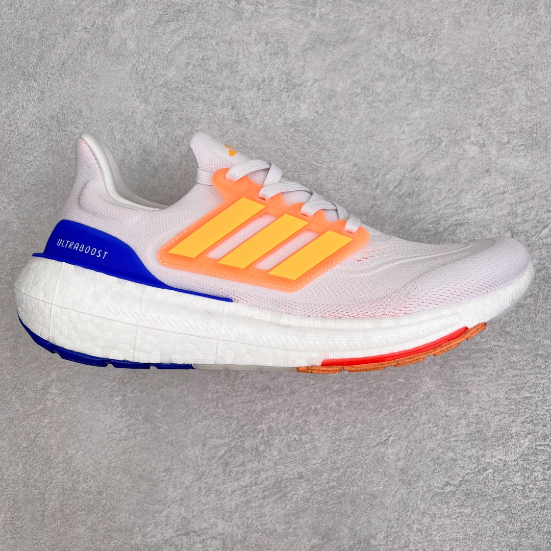 零售💰270 ＃YG纯原 AD Ultra Boost Light UB2023系列低帮袜套式针织透气缓震休闲运动慢跑鞋 HQ6352 德国进口巴斯夫大底 全套原纸板楦头开发 原厂特供飞织面配套加持 确保原汁原味 完美呈现版型 一比一还原zp踩屎脚感 原档案底模数据 正确多层组合大底 辰元原厂针织代工 细节还原度极高 独家外贸特供开发至48.5 历经10年不断创新以科技重塑跑步推出全新超轻新科技跑鞋 力求为跑步添活力 搭载LIGHT BOOST中底的新鲜演绎 无论节奏快慢、距离长短 伴你活力畅跑 延续了该系列的设计语言 采用分区编织鞋面 鞋头处网眼孔洞更大 提升透气性 一体式鞋舌 避免运动中出现偏移 实现鞋脚一体性 鞋侧 TPU 材质 有效提供支撑性 镂空的设计 同时减轻整体重量 最明显的则是中底部分 不仅是厚度夸张 大家最熟悉的 Boost 材质终于迎来升级 减重 30% 带来更轻量化的上脚感受 SIZE：39 40 40.5 41 42 42.5 43 44 44.5 45 46 47 48 编码：by2936070-运动鞋