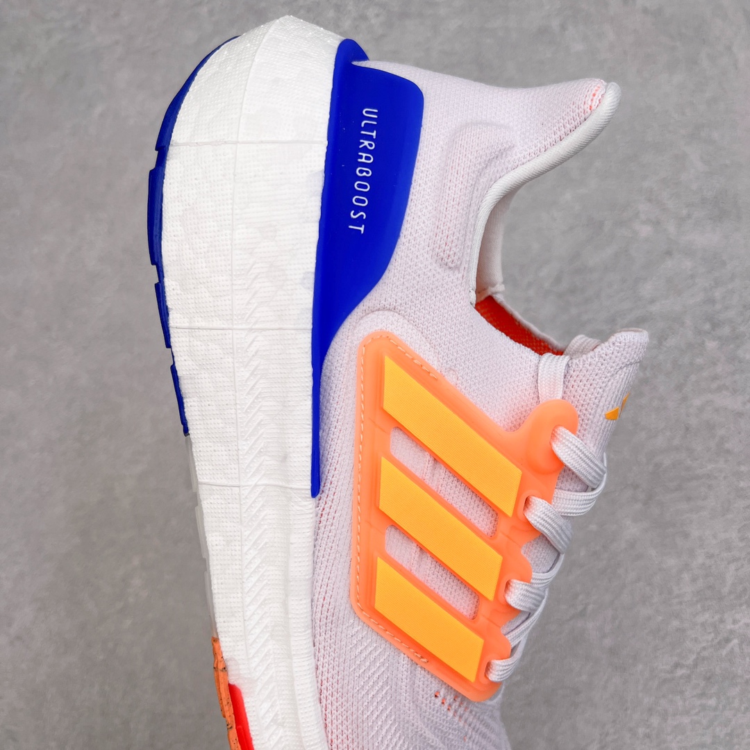 图片[6]-零售💰270 ＃YG纯原 AD Ultra Boost Light UB2023系列低帮袜套式针织透气缓震休闲运动慢跑鞋 HQ6352 德国进口巴斯夫大底 全套原纸板楦头开发 原厂特供飞织面配套加持 确保原汁原味 完美呈现版型 一比一还原zp踩屎脚感 原档案底模数据 正确多层组合大底 辰元原厂针织代工 细节还原度极高 独家外贸特供开发至48.5 历经10年不断创新以科技重塑跑步推出全新超轻新科技跑鞋 力求为跑步添活力 搭载LIGHT BOOST中底的新鲜演绎 无论节奏快慢、距离长短 伴你活力畅跑 延续了该系列的设计语言 采用分区编织鞋面 鞋头处网眼孔洞更大 提升透气性 一体式鞋舌 避免运动中出现偏移 实现鞋脚一体性 鞋侧 TPU 材质 有效提供支撑性 镂空的设计 同时减轻整体重量 最明显的则是中底部分 不仅是厚度夸张 大家最熟悉的 Boost 材质终于迎来升级 减重 30% 带来更轻量化的上脚感受 SIZE：39 40 40.5 41 42 42.5 43 44 44.5 45 46 47 48 编码：by2936070-运动鞋