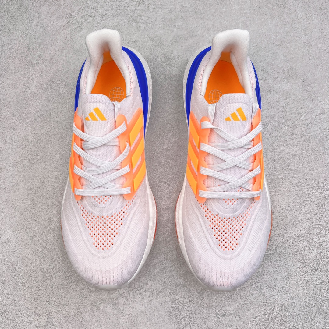 图片[2]-零售💰270 ＃YG纯原 AD Ultra Boost Light UB2023系列低帮袜套式针织透气缓震休闲运动慢跑鞋 HQ6352 德国进口巴斯夫大底 全套原纸板楦头开发 原厂特供飞织面配套加持 确保原汁原味 完美呈现版型 一比一还原zp踩屎脚感 原档案底模数据 正确多层组合大底 辰元原厂针织代工 细节还原度极高 独家外贸特供开发至48.5 历经10年不断创新以科技重塑跑步推出全新超轻新科技跑鞋 力求为跑步添活力 搭载LIGHT BOOST中底的新鲜演绎 无论节奏快慢、距离长短 伴你活力畅跑 延续了该系列的设计语言 采用分区编织鞋面 鞋头处网眼孔洞更大 提升透气性 一体式鞋舌 避免运动中出现偏移 实现鞋脚一体性 鞋侧 TPU 材质 有效提供支撑性 镂空的设计 同时减轻整体重量 最明显的则是中底部分 不仅是厚度夸张 大家最熟悉的 Boost 材质终于迎来升级 减重 30% 带来更轻量化的上脚感受 SIZE：39 40 40.5 41 42 42.5 43 44 44.5 45 46 47 48 编码：by2936070-运动鞋