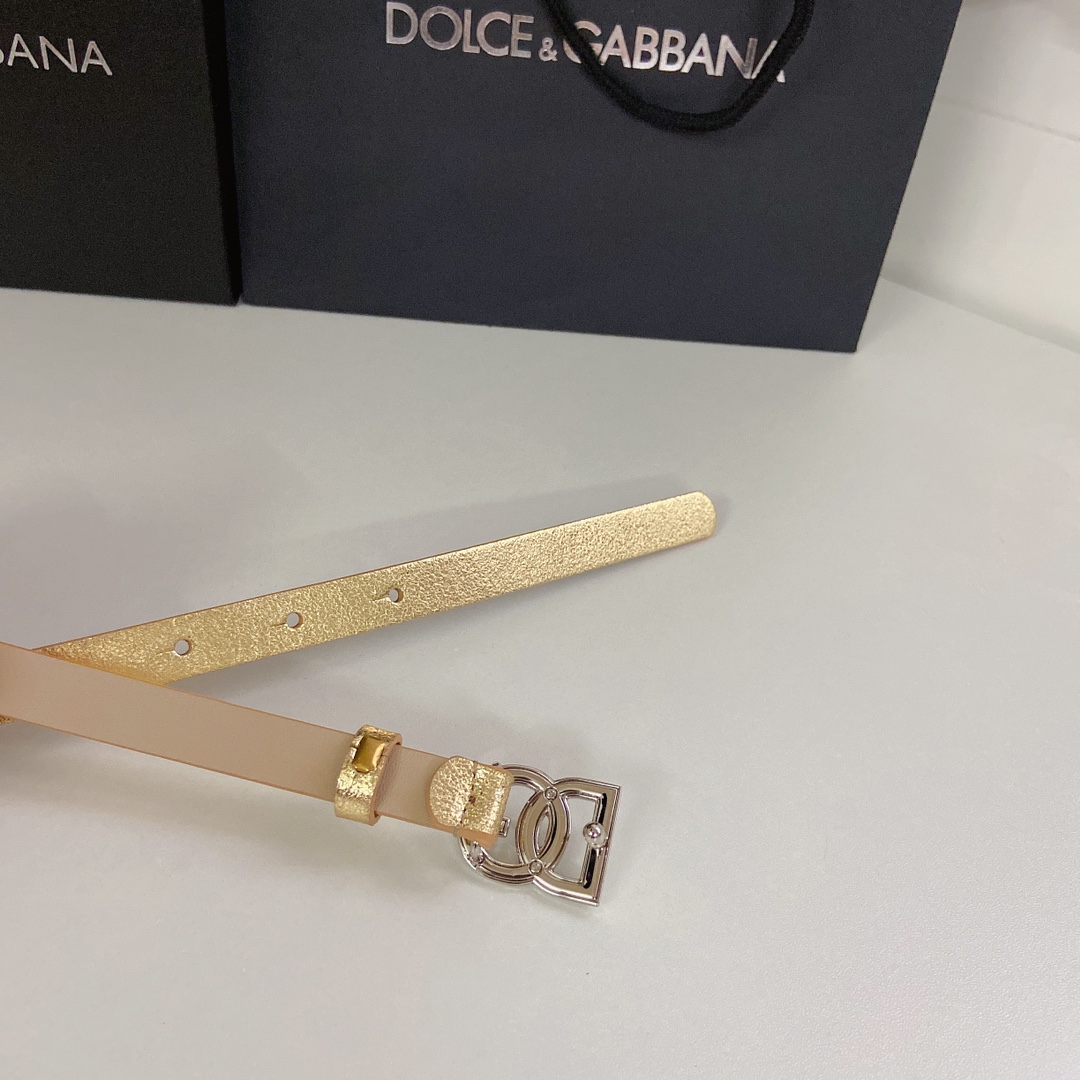 D&G杜嘉班纳双面小牛皮腰带缀以电镀金属DG徽标搭扣简约百搭精品宽度1.5cm