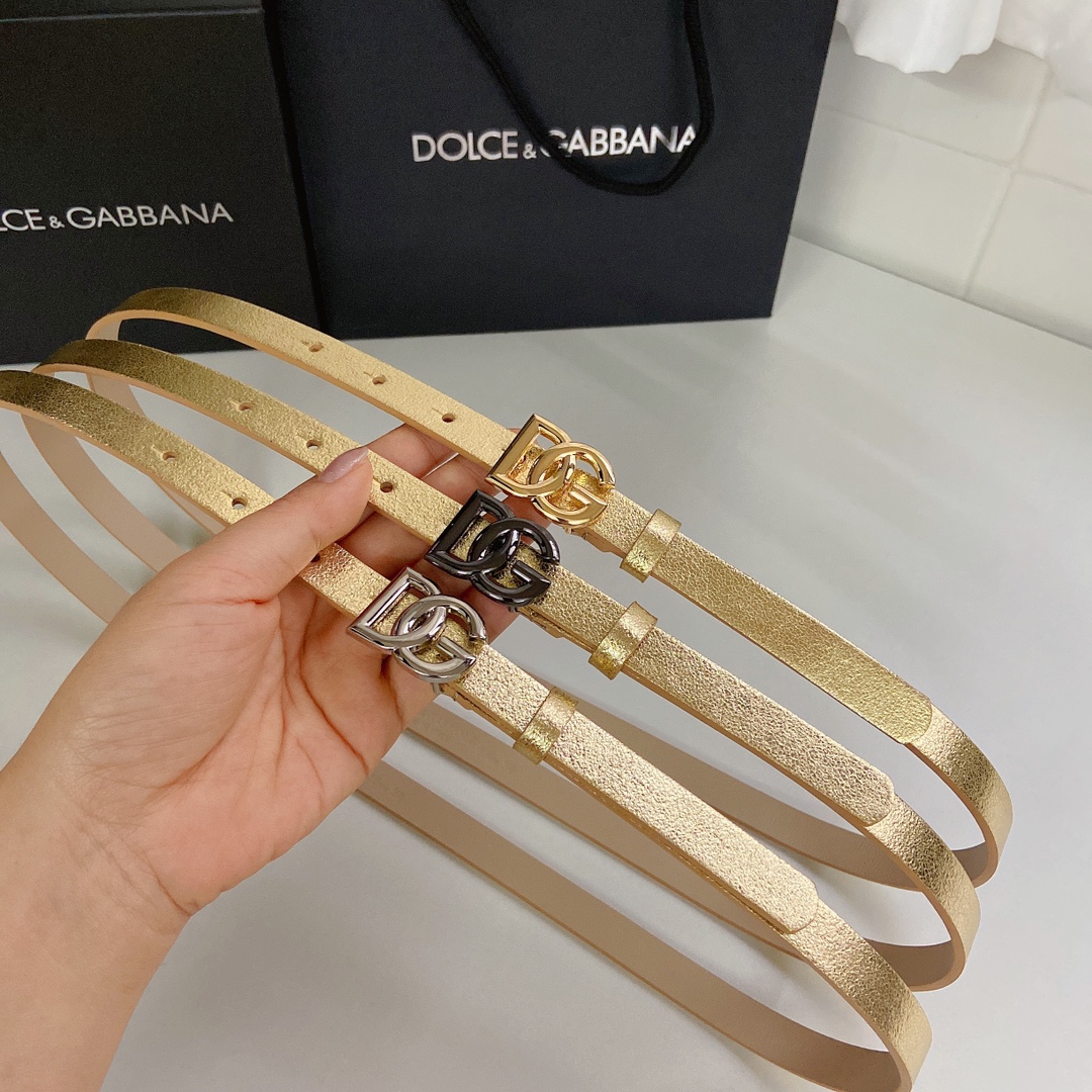 D&G杜嘉班纳双面小牛皮腰带缀以电镀金属DG徽标搭扣简约百搭精品宽度1.5cm