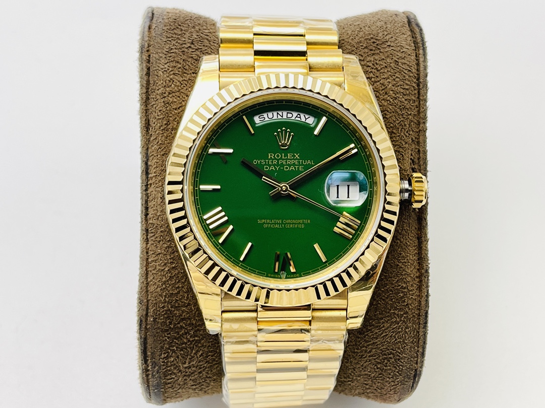 Top Fake Designer
 Rolex Datejust Watch Set With Diamonds Day-Date