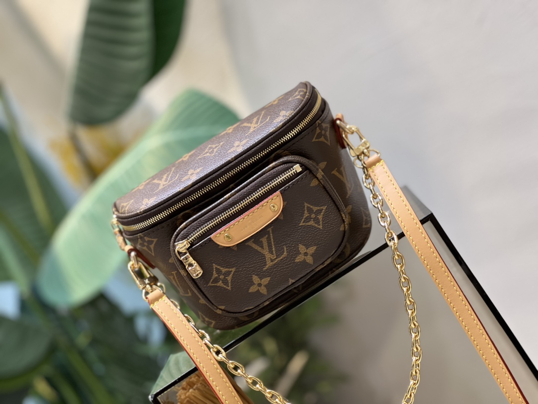Louis Vuitton Classic Handcrafted Luxury Leather Shoulder Bag Ref 2