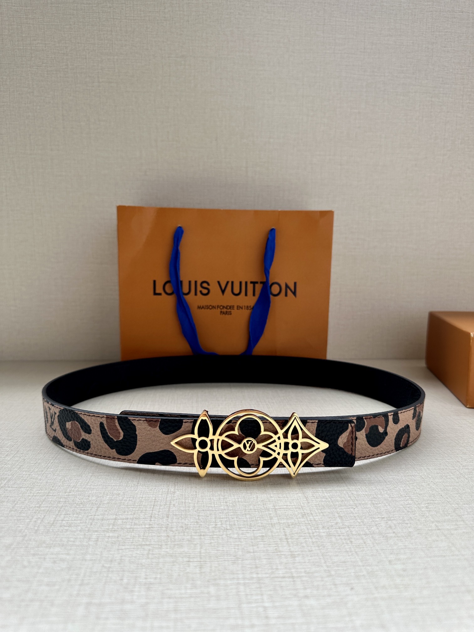 本款3.0宽LVInitiales双