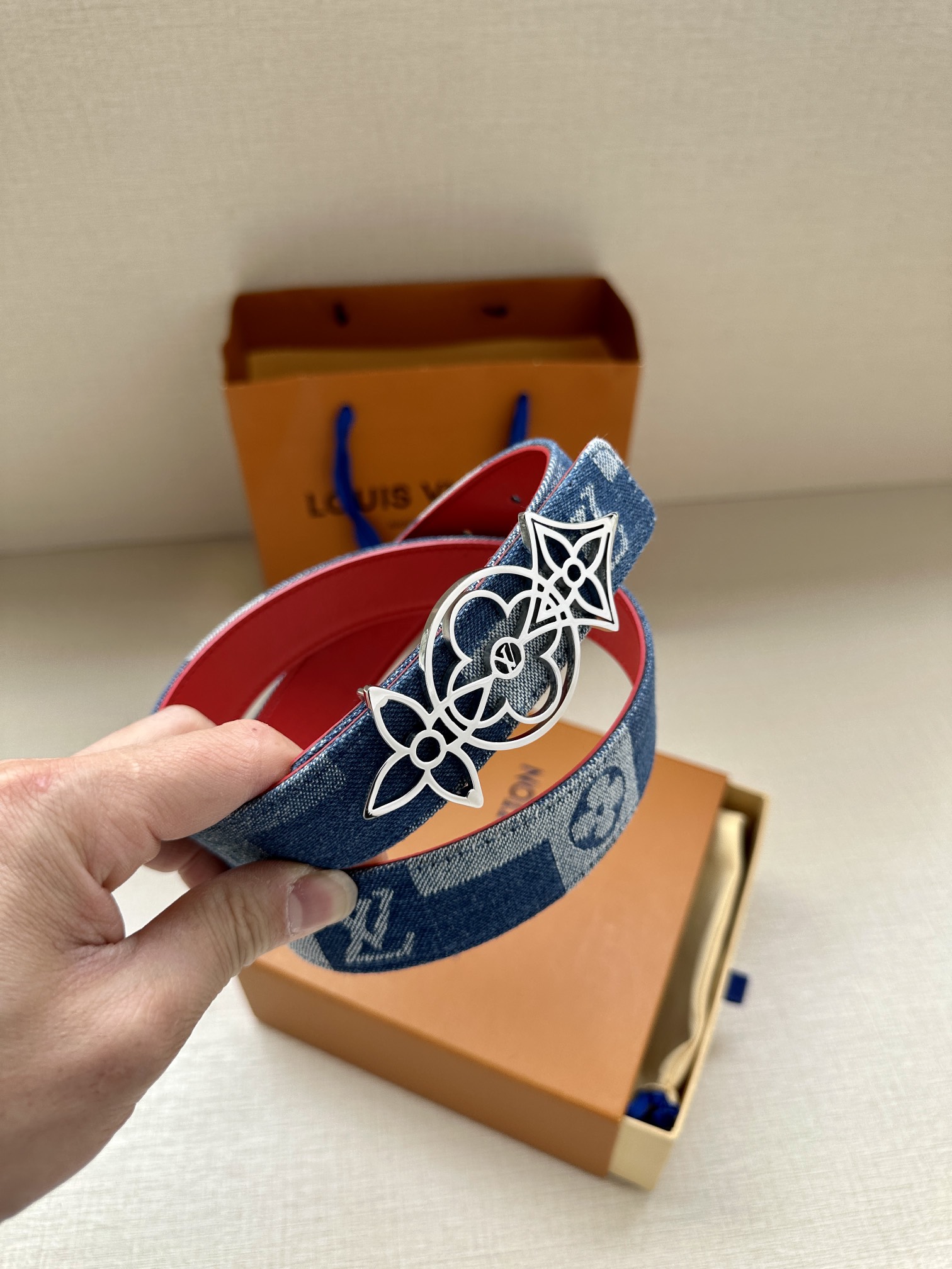 本款3.0宽LVInitiales双