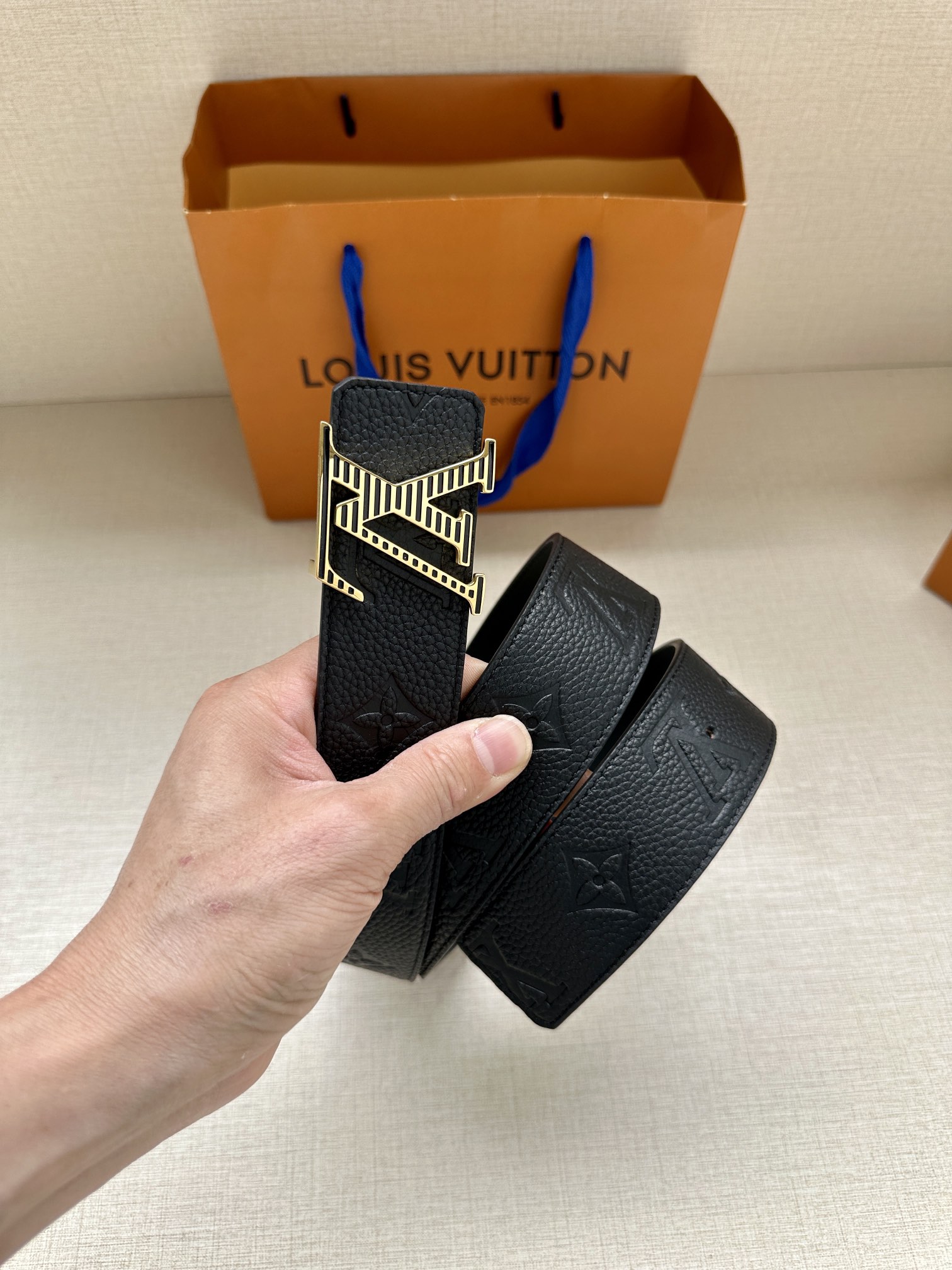 LVShadow腰带拥有Monogr
