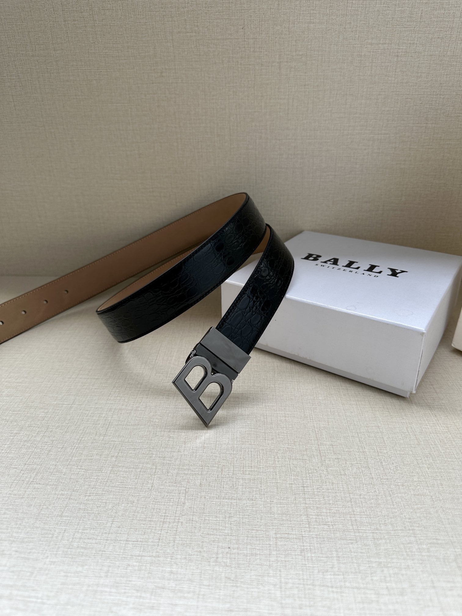 巴利带宽34mm正品尺寸五金材质:专