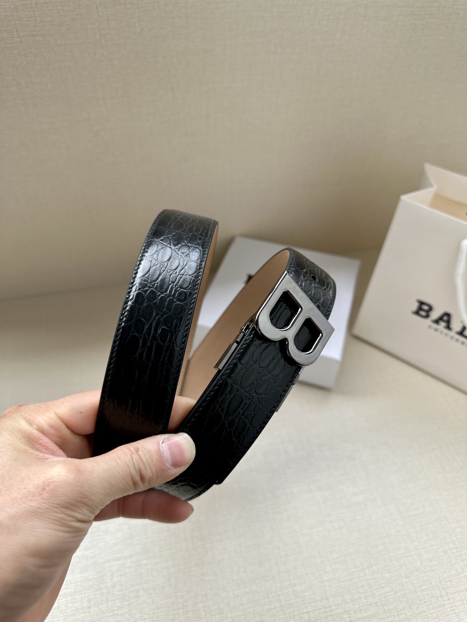 巴利带宽34mm正品尺寸五金材质:专
