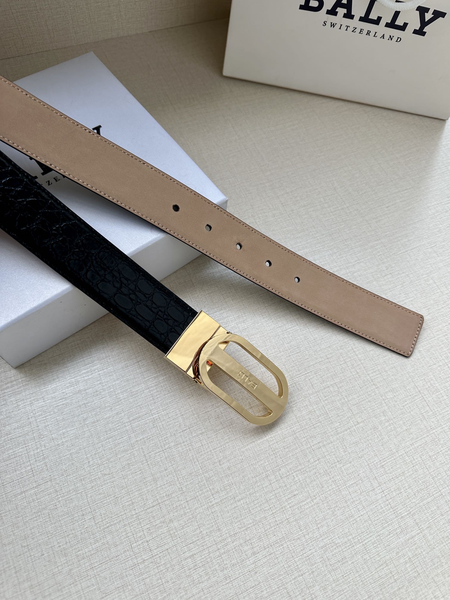 巴利带宽34mm正品尺寸五金材质:专