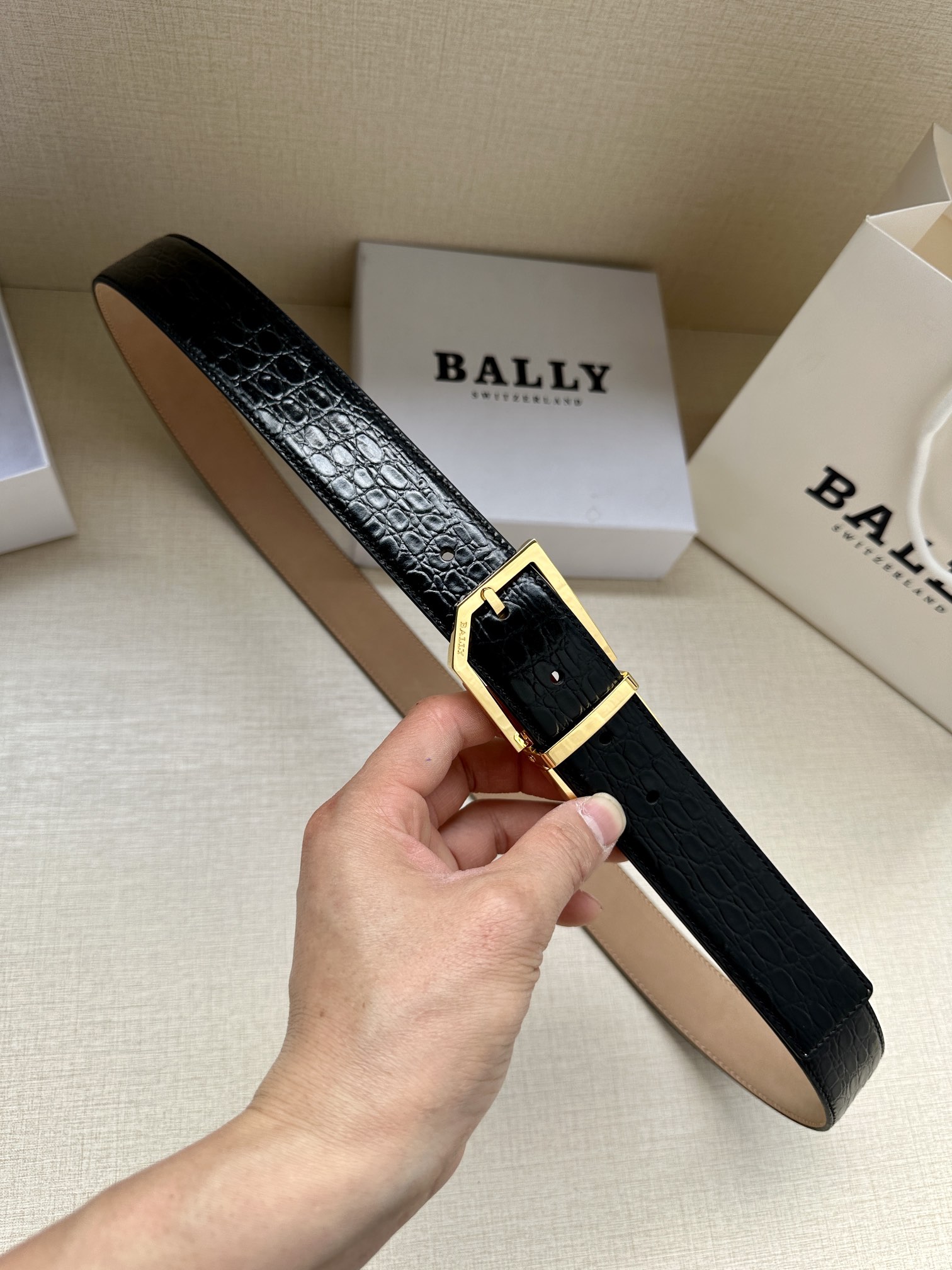 巴利带宽34mm正品尺寸五金材质:专