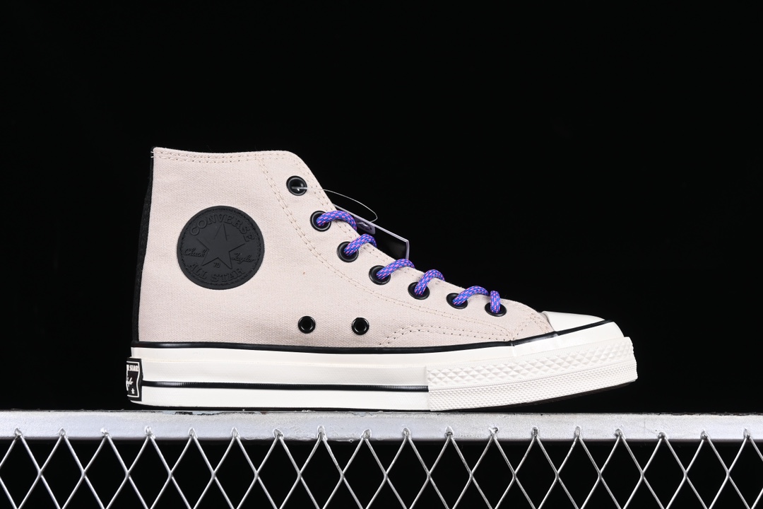💰160纯原
Converse 1970s 极简主义 高帮休闲板鞋 182050C
#鞋款采用了灰色帆布鞋面 辅以黑色匡威的鞋侧徽标Logo 搭上彩色尼龙鞋带 质感不俗 为我们带来了一双干净 纯粹的全新设计
尺码:35 36 36.5 37 37.5 38 39 39.5 40 41 41.5 42 42.5 43 44 M.C3