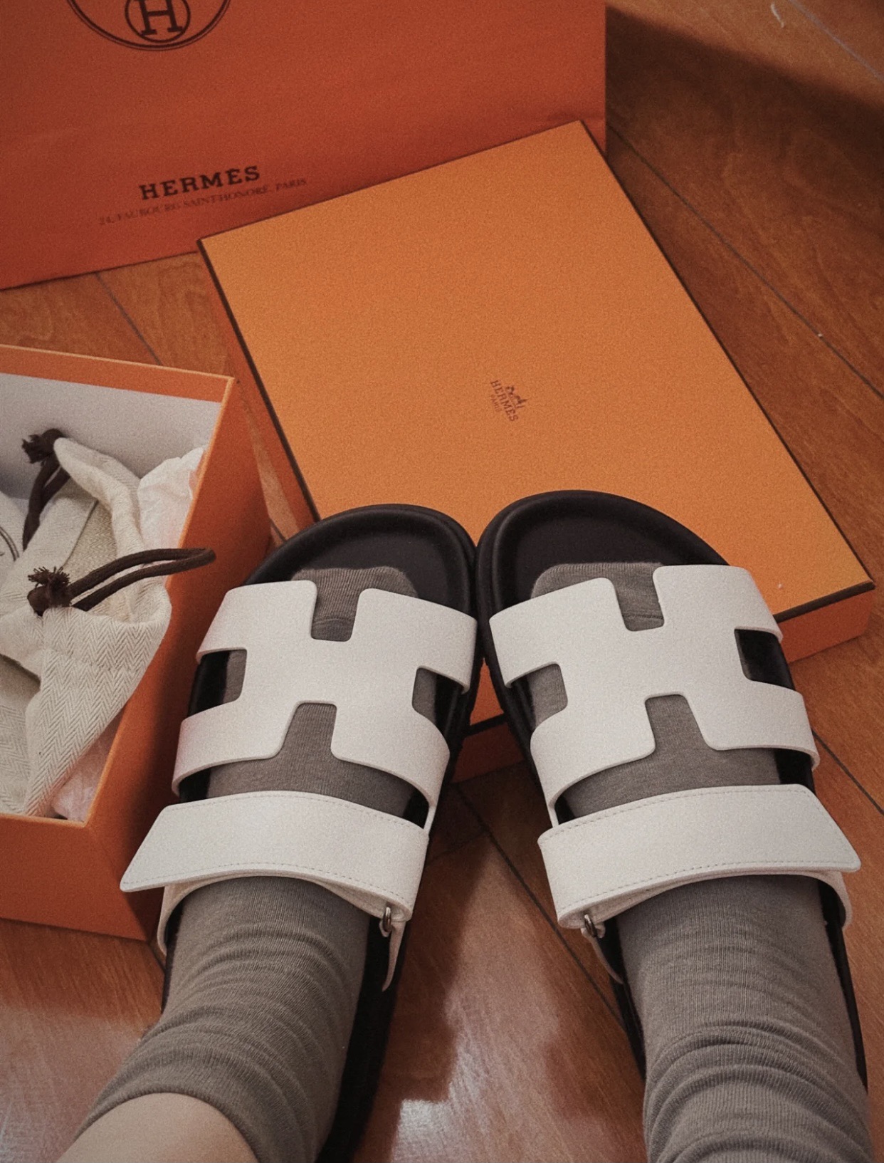 NO:253503,White cowhide~ It must be white in summer!  Super popular Aima*H-type sandals/second uncle shoes, the focus is super easy to wear, slippers, hermes, slippers, cowhide19860909白牛皮~夏天必入白色！ 超级火爆的爱马*H型凉拖鞋/二舅鞋,重点是超级好穿,拖鞋,hermes,slippers,cowhide,Women's Shoes