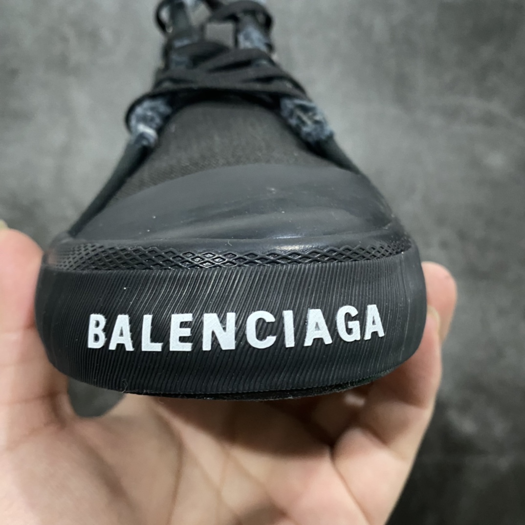 [OK version] BALENCIAGA PARIS 2022S worn and distressed casual canvas shoes all black