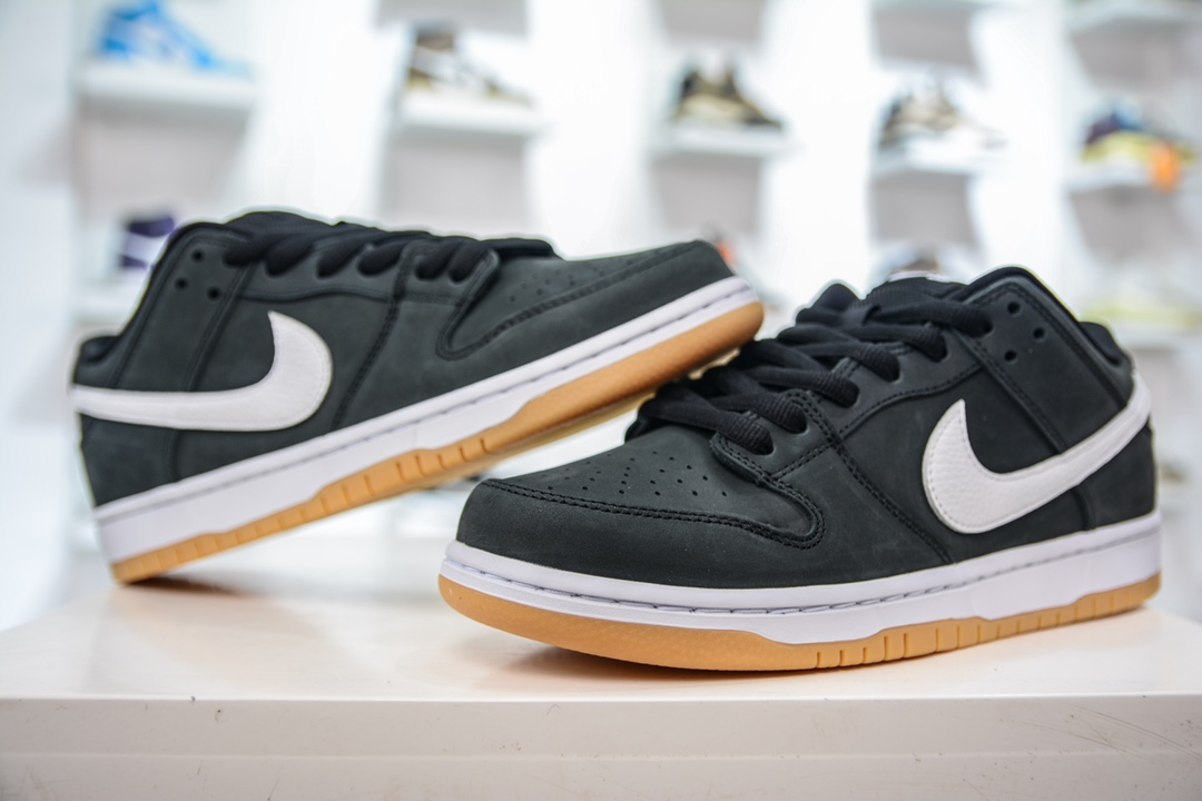 T AY version shipped Nike Dunk SB Low black and white raw rubber CD2563-006